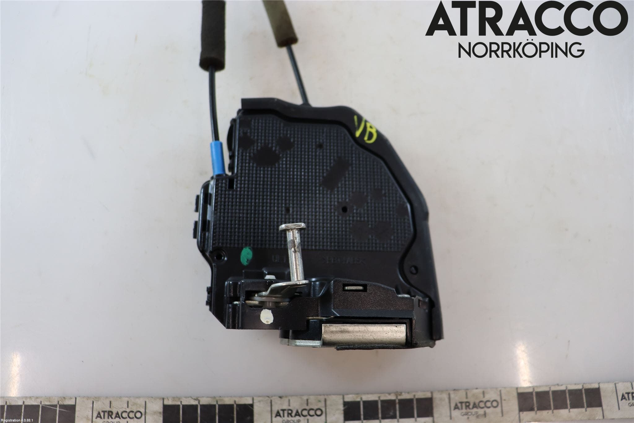 Toyota AVENSIS 09-15 Låskista-Dörrlås