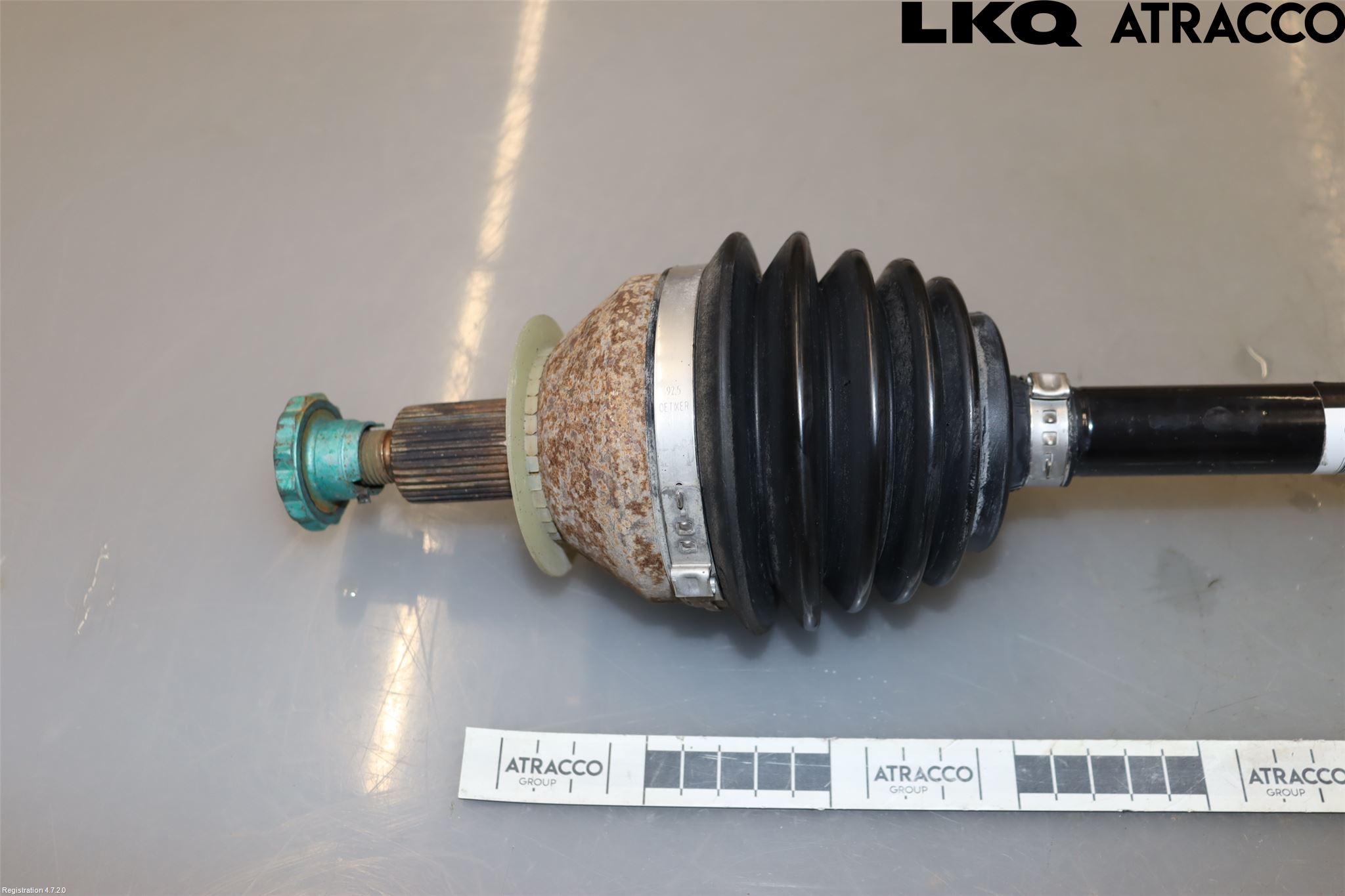 Skoda SCALA 19- Drivaxel Fram Vänster