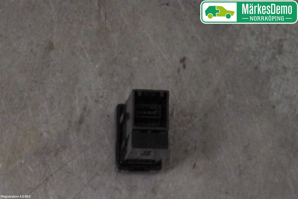 Toyota C-HR 16-23 Strömställare Övrigt