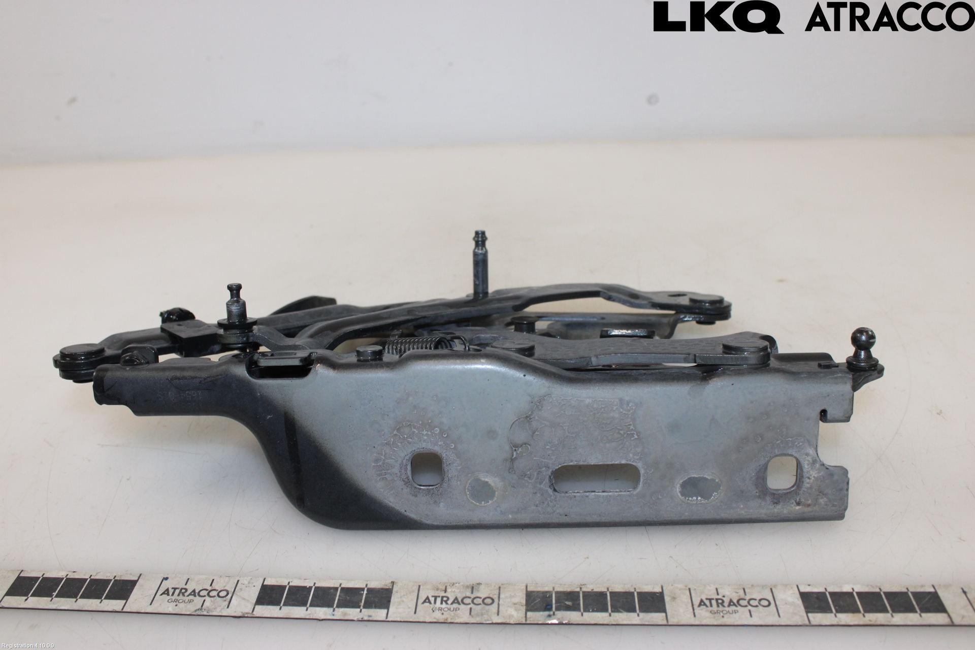 Audi Q5/SQ5 17- Huvgångjärn