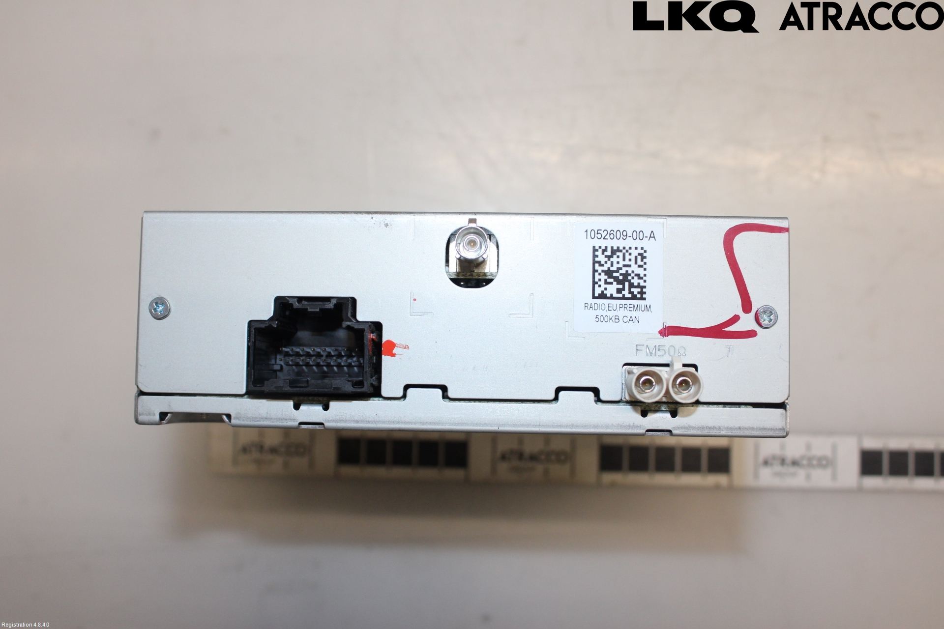 Tesla MODEL X 16- Radio