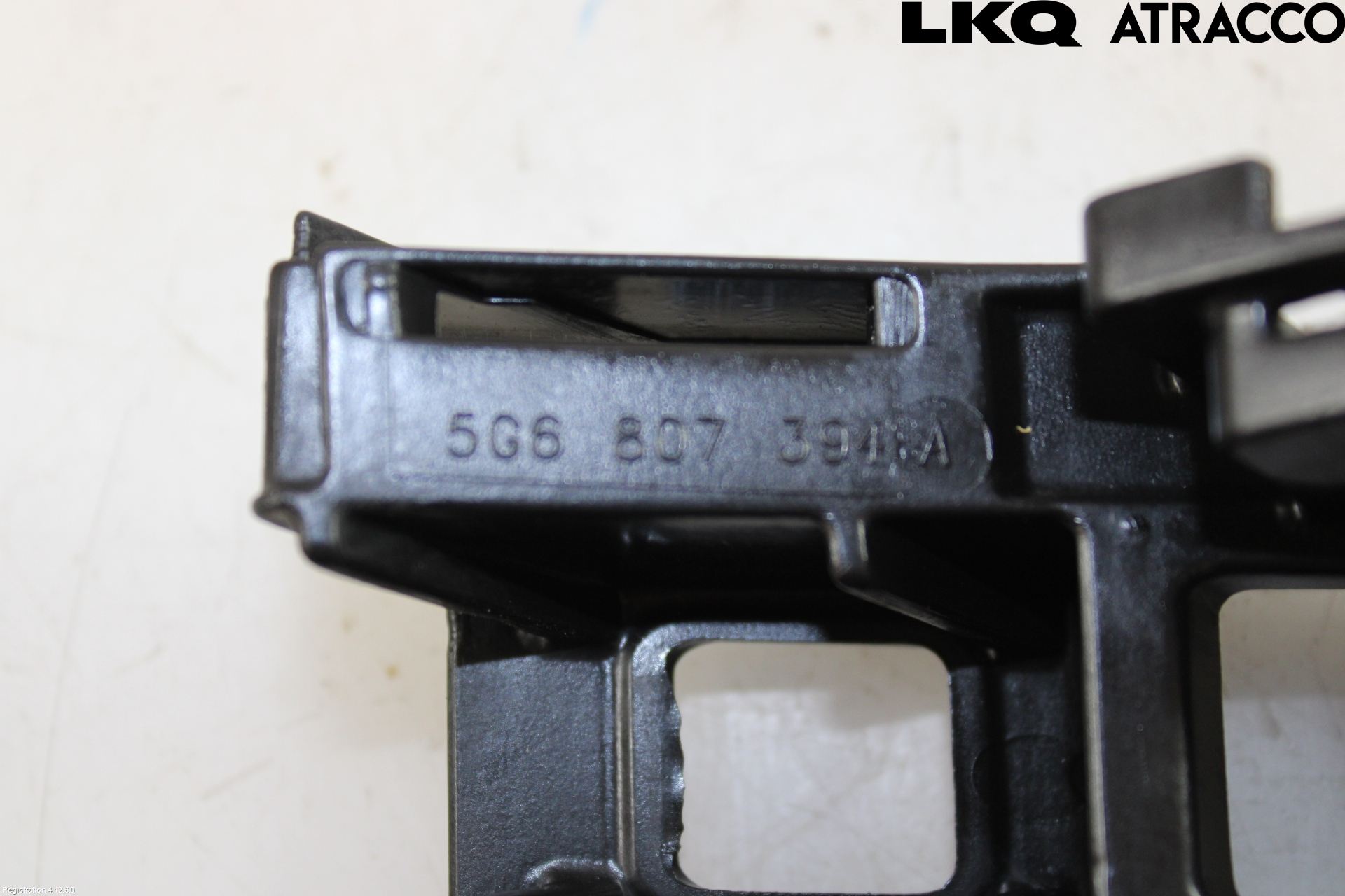 Volkswagen VW GOLF / E-GOLF VII 13-20 Stötfångarfäste Bak Hö