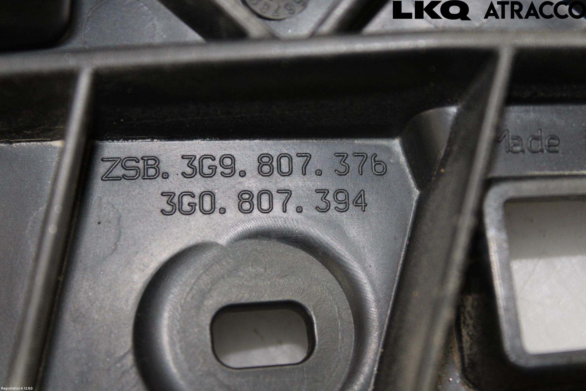Volkswagen VW PASSAT 15-19 Stötfångarfäste Bak Hö