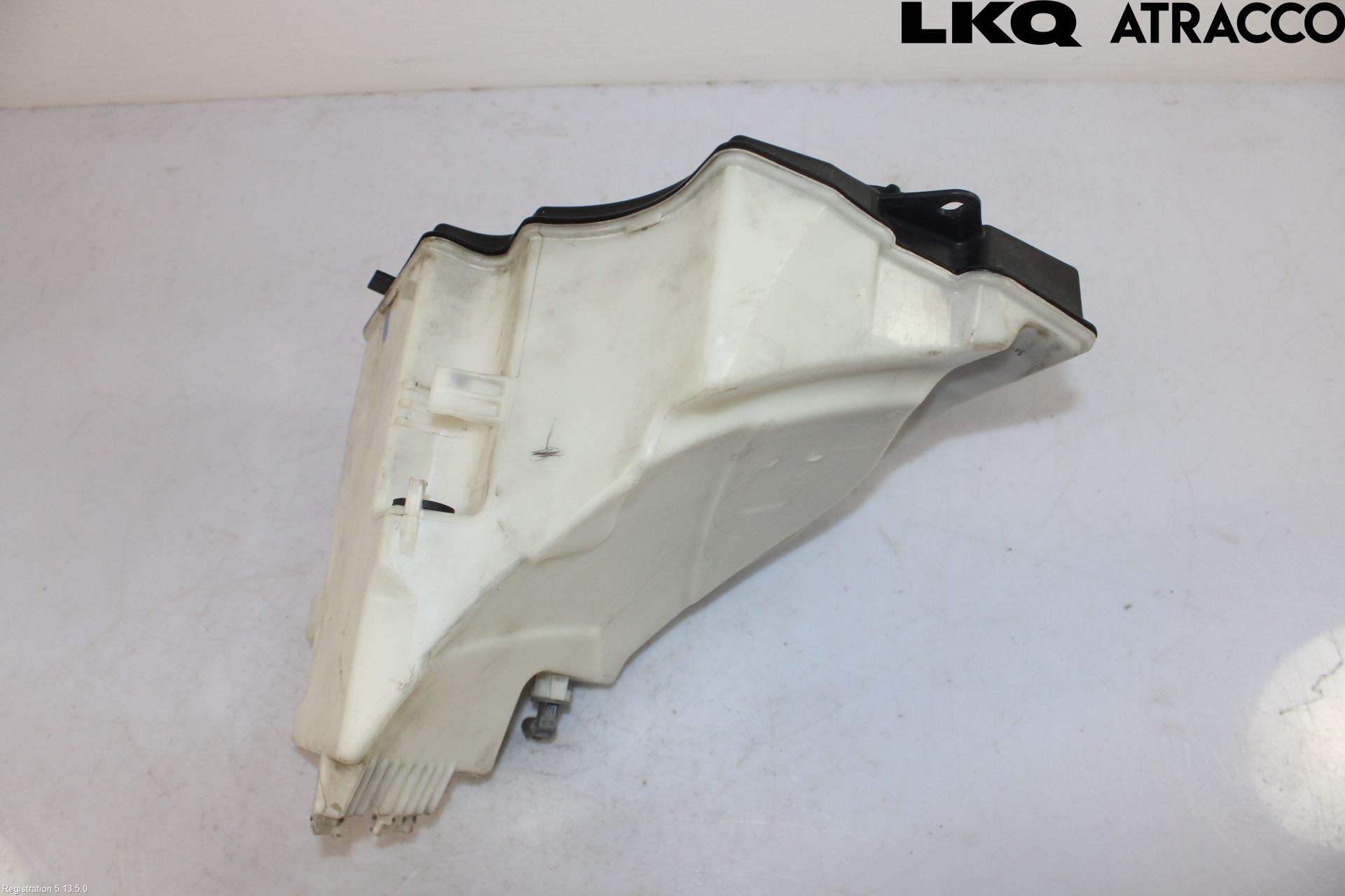 BMW X3 E83     03-10 Spolartank Vindruta
