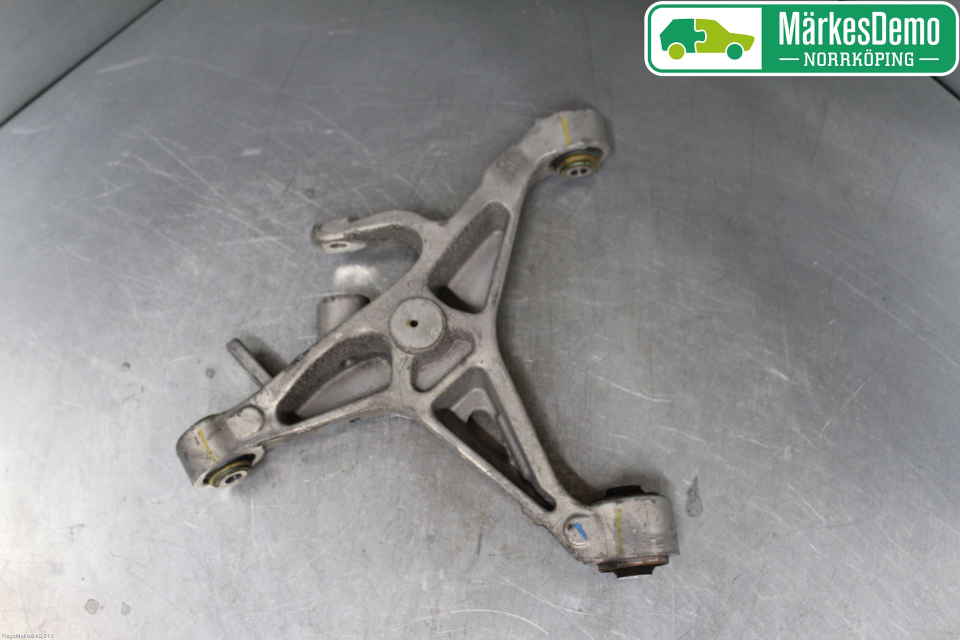 Jaguar F-TYPE Bärarm Bak Vänster