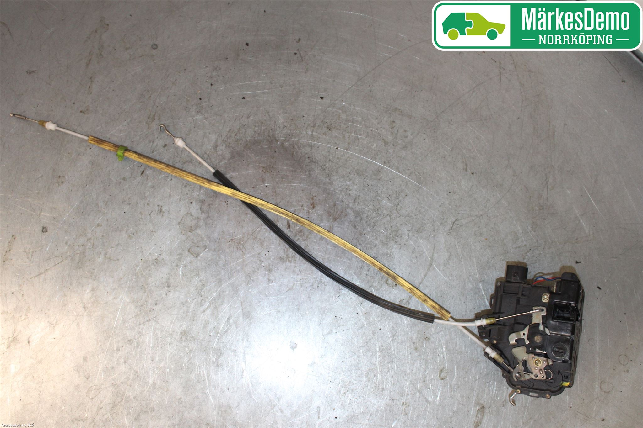 Audi A6/S6     97-05 Låskista-Dörrlås