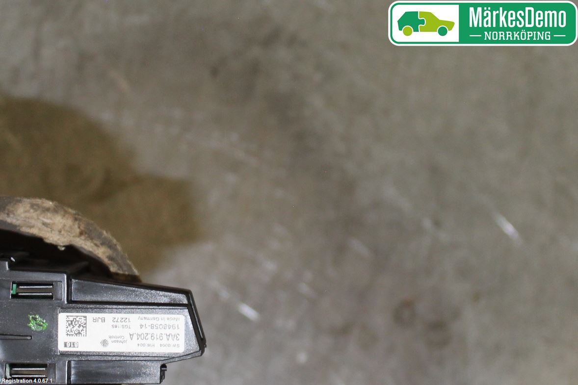 Volkswagen VW PASSAT 11-14 Instrument Klocka