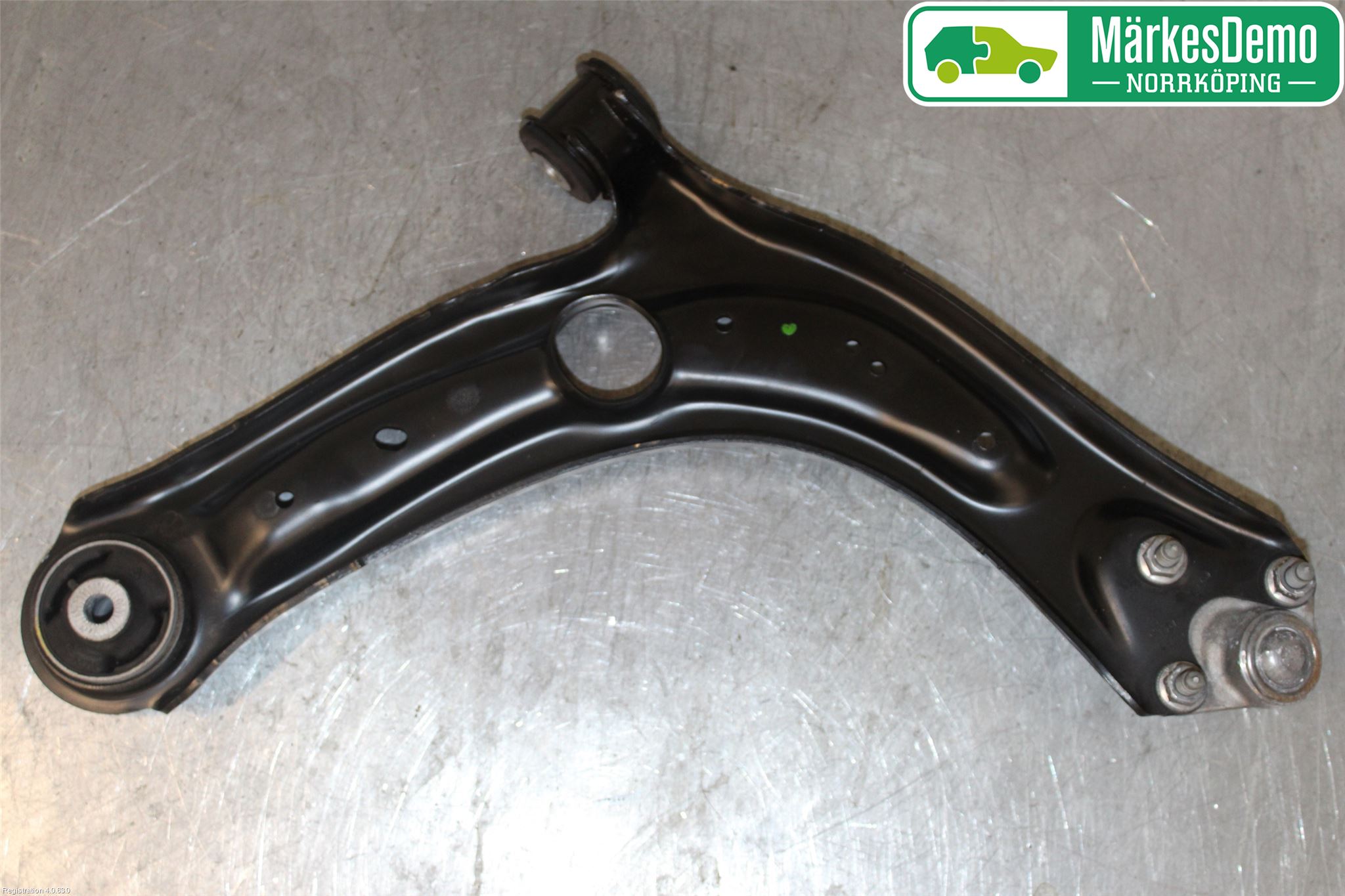 Volkswagen VW TIGUAN 16-24 Bärarm Fram Undre Vä