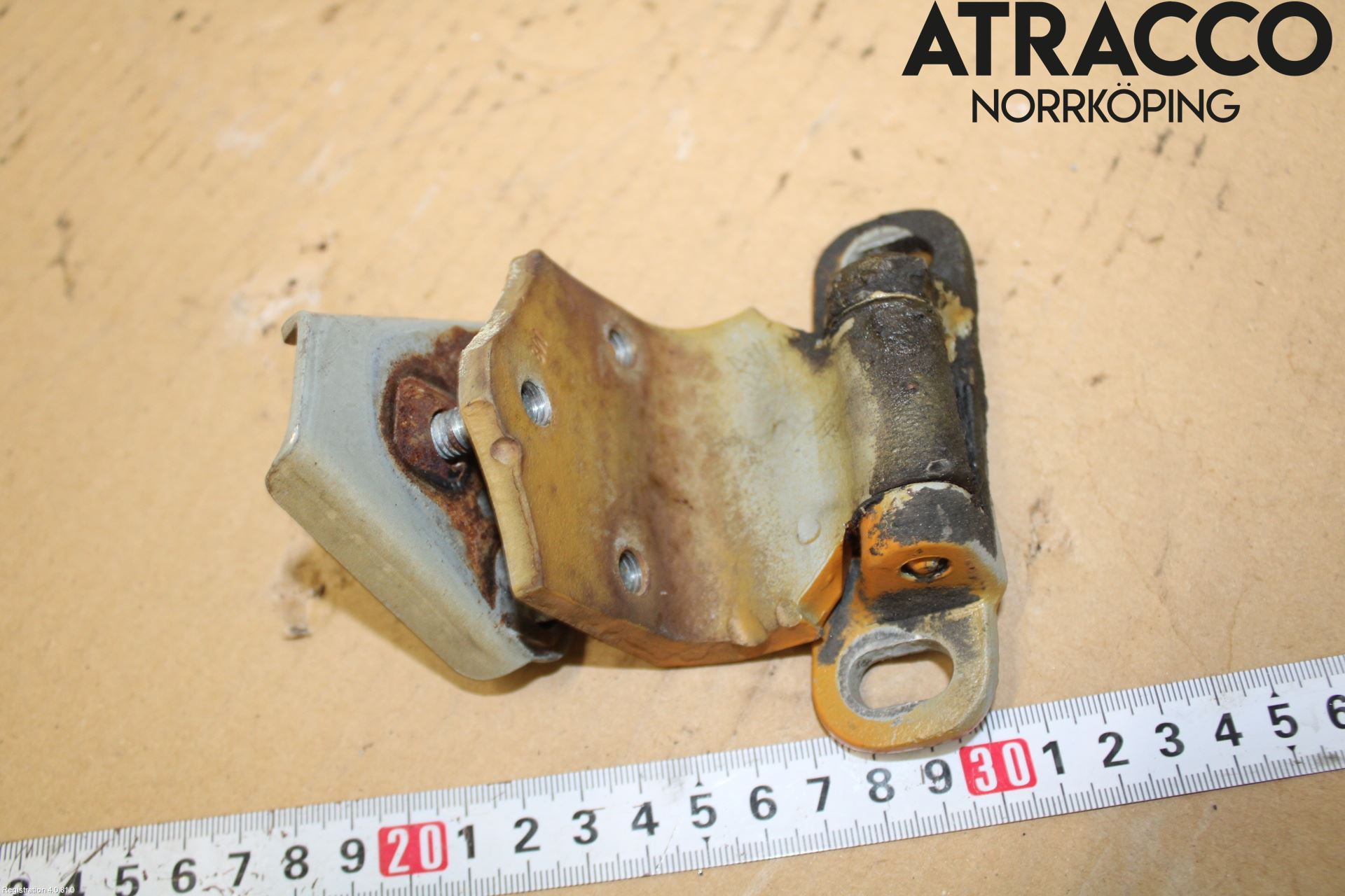 Volvo 140      67-75 Dörrgångjärn