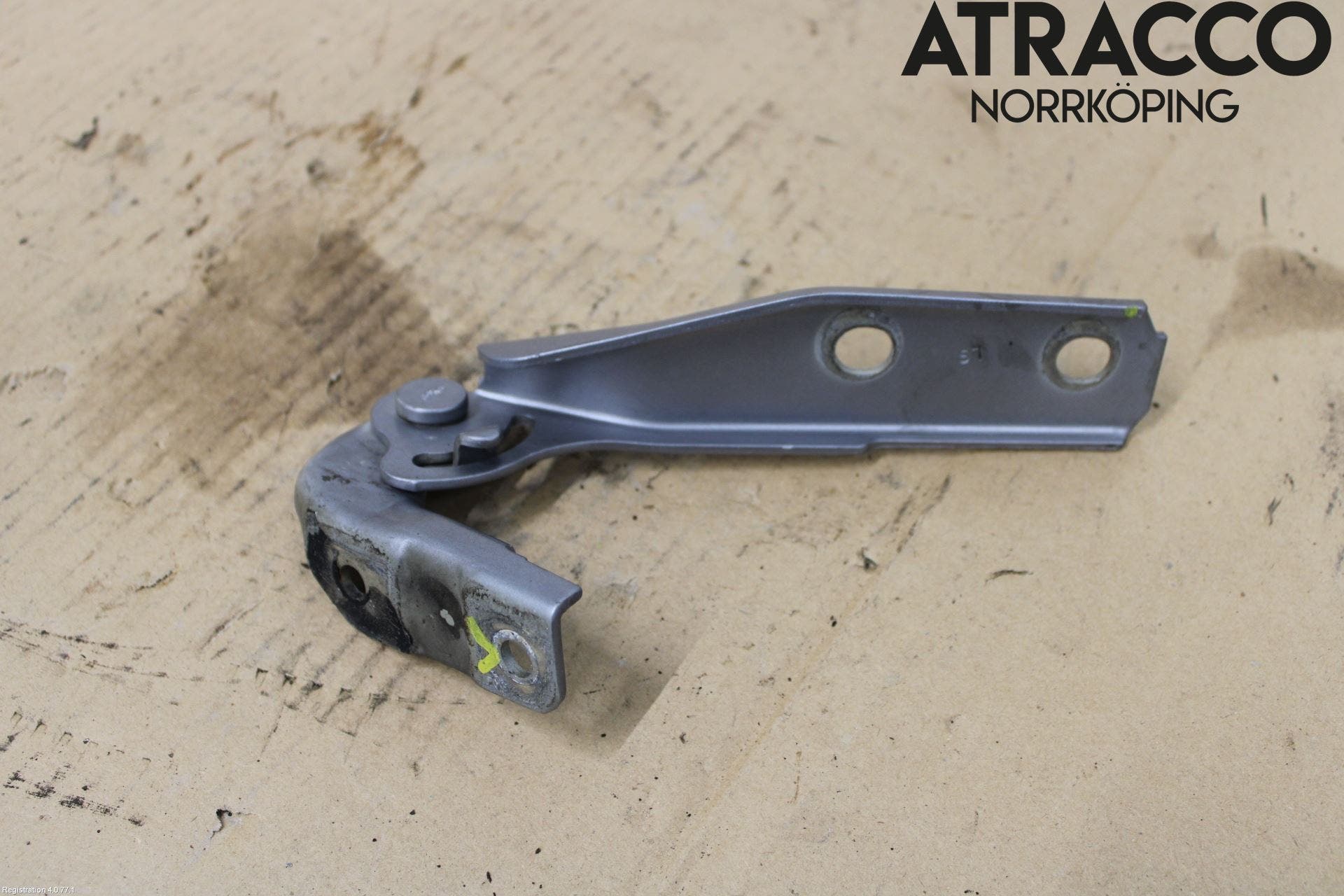 Audi A3/S3     04-05 Huvgångjärn