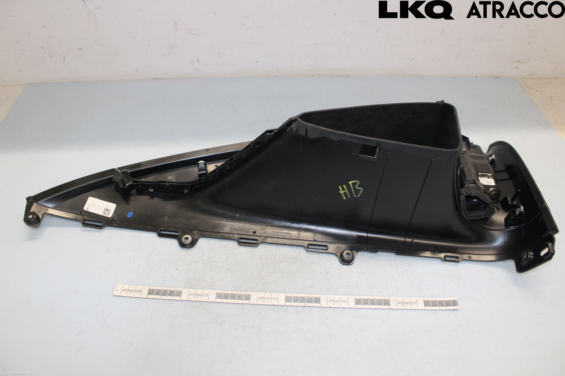 Tesla MODEL X 16- Inr Plastd A-B-C Stolpe