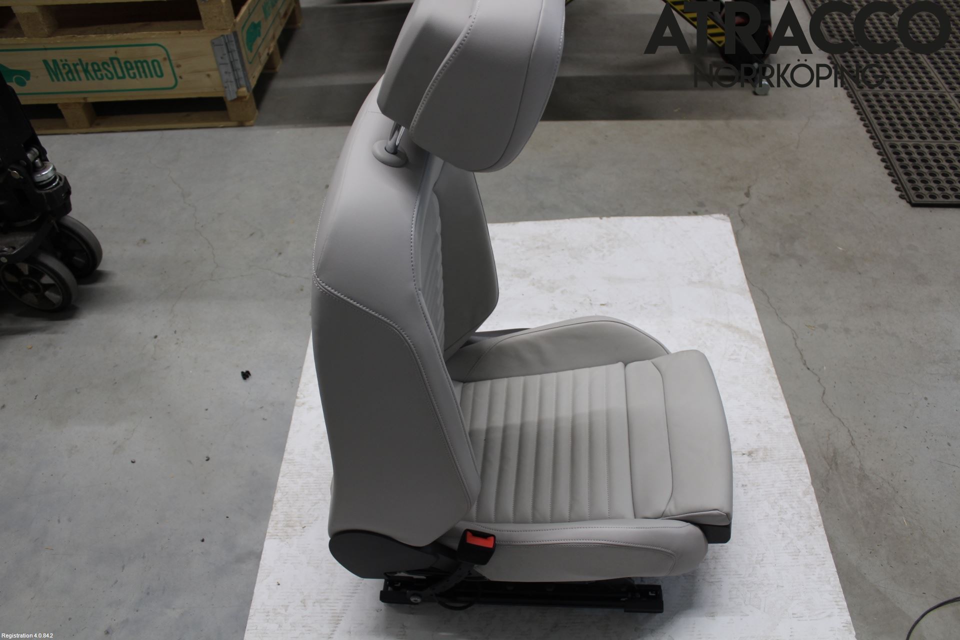 Volkswagen VW PASSAT 20-24 Inredning Stol Fram Vä