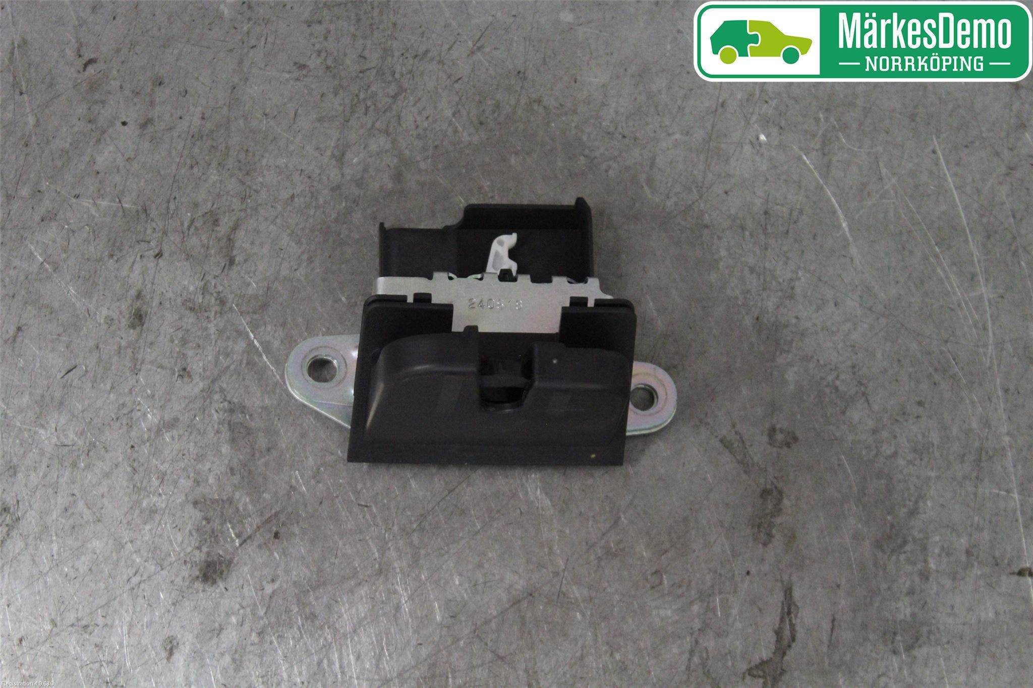 Seat IBIZA V 17-20 Låskista Baklucka