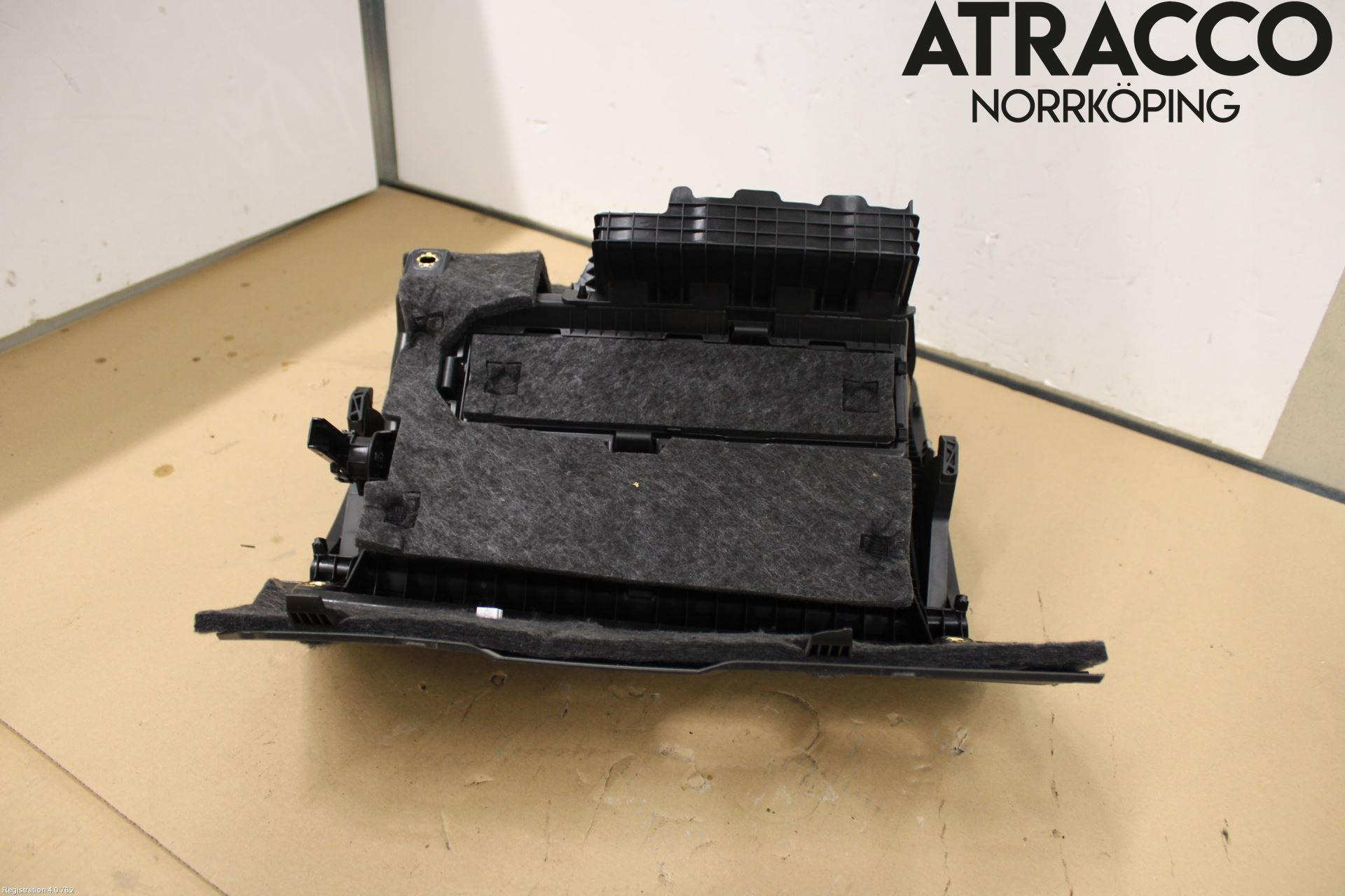 Audi Q2/SQ2 17- Handskfack