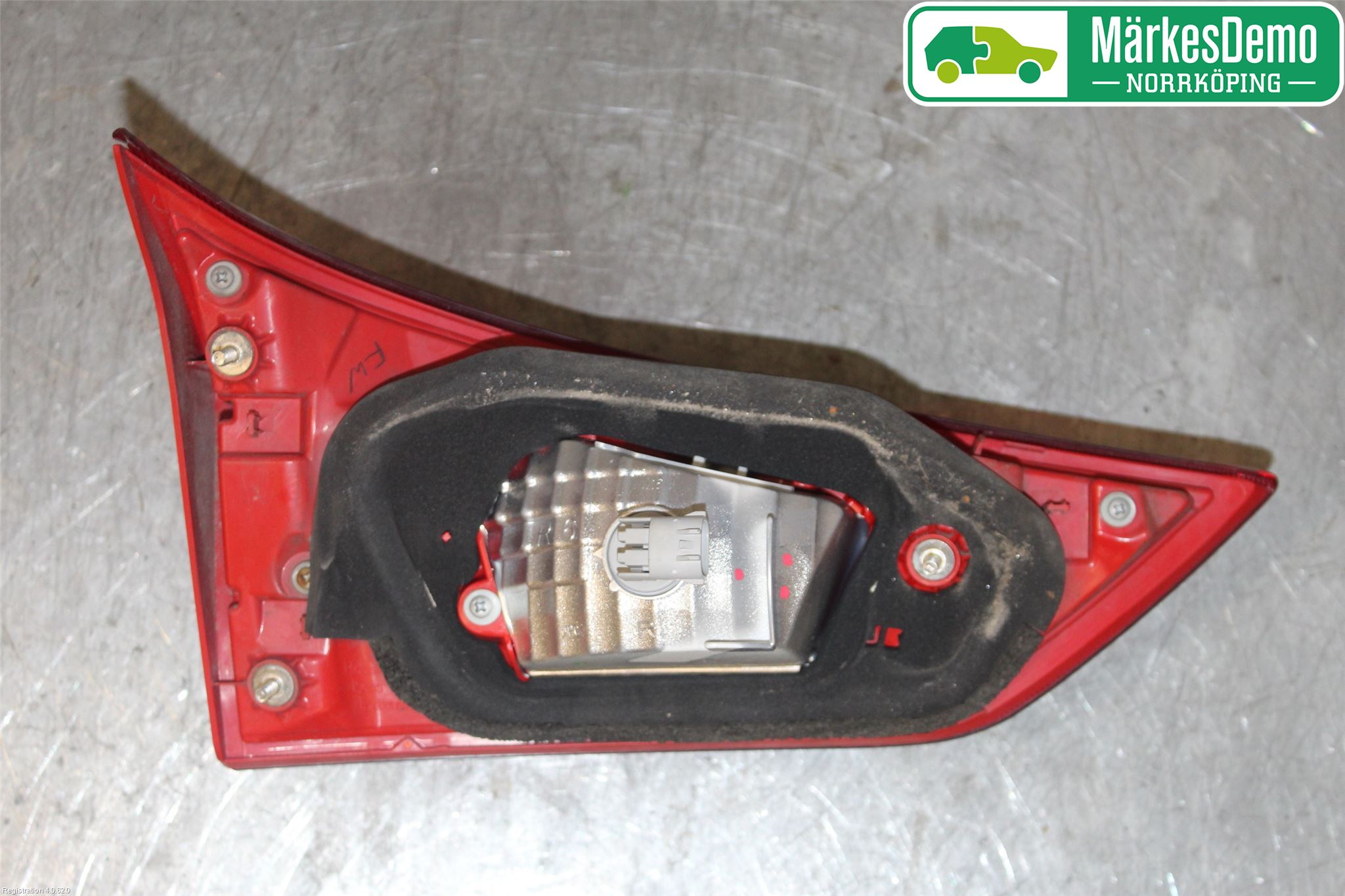 Toyota AURIS 13-19 Bakljus Lucka Hö