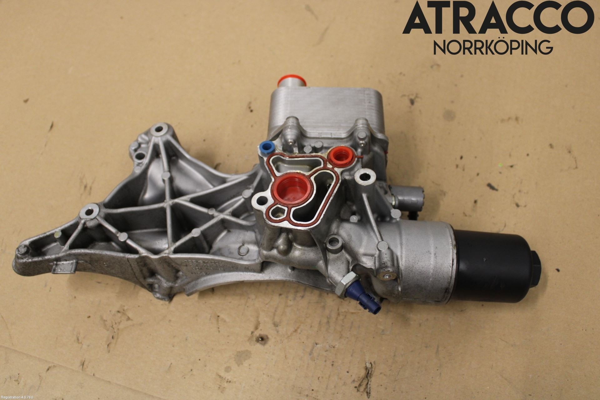 Audi A6 F2/C8 19- Oljefilterhållare