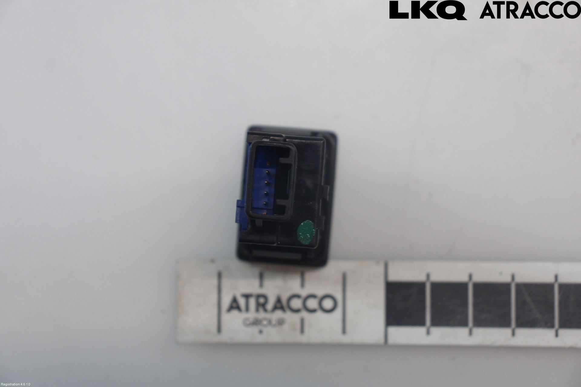 Toyota AVENSIS 16-18 Strömställare Tanklucka
