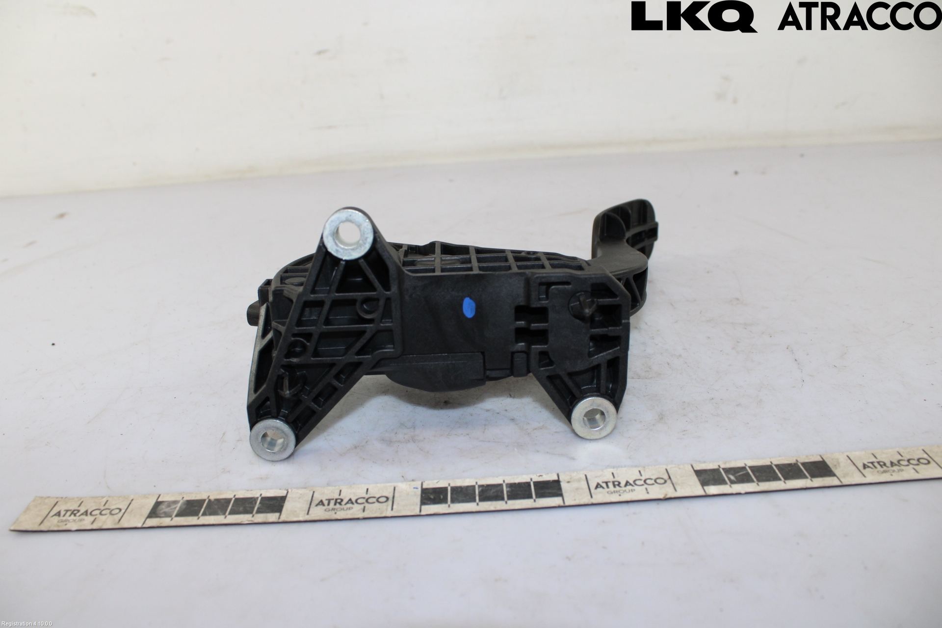 Toyota C-HR 24- Gaspedal