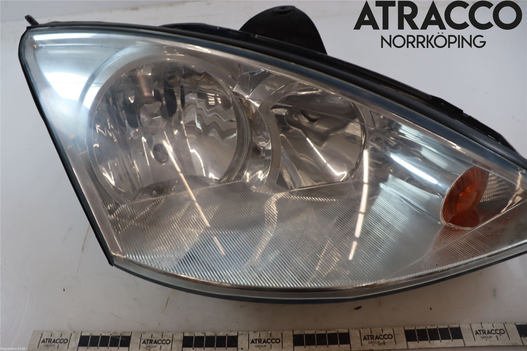 Ford FOCUS     99-04 Strålkastare Höger