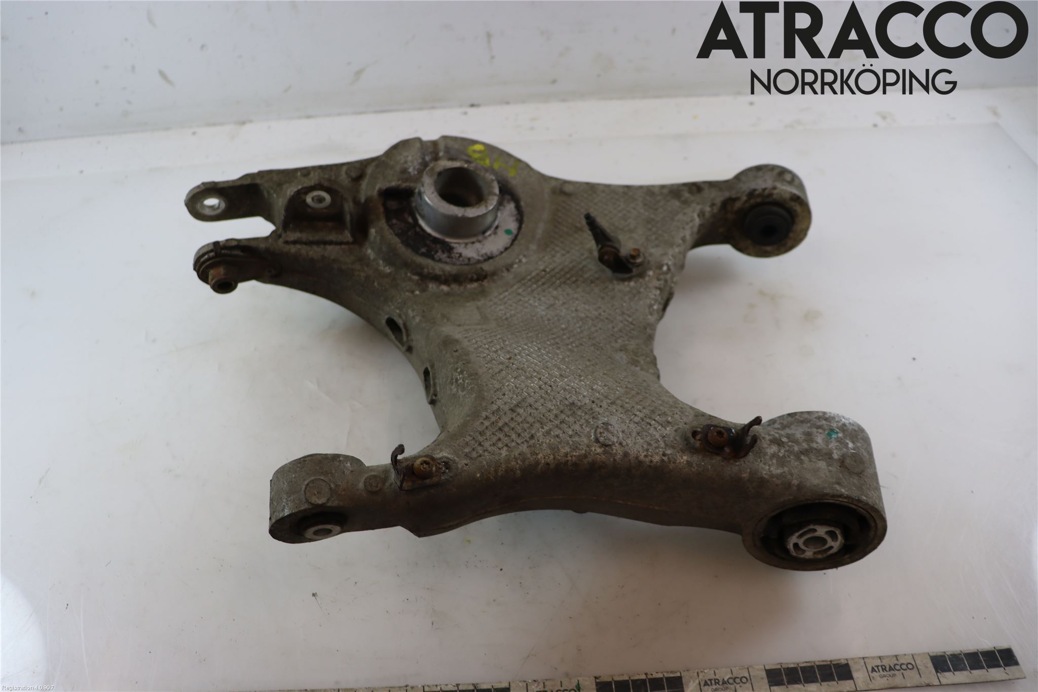 Jaguar F-PACE Bärarm Bak Höger