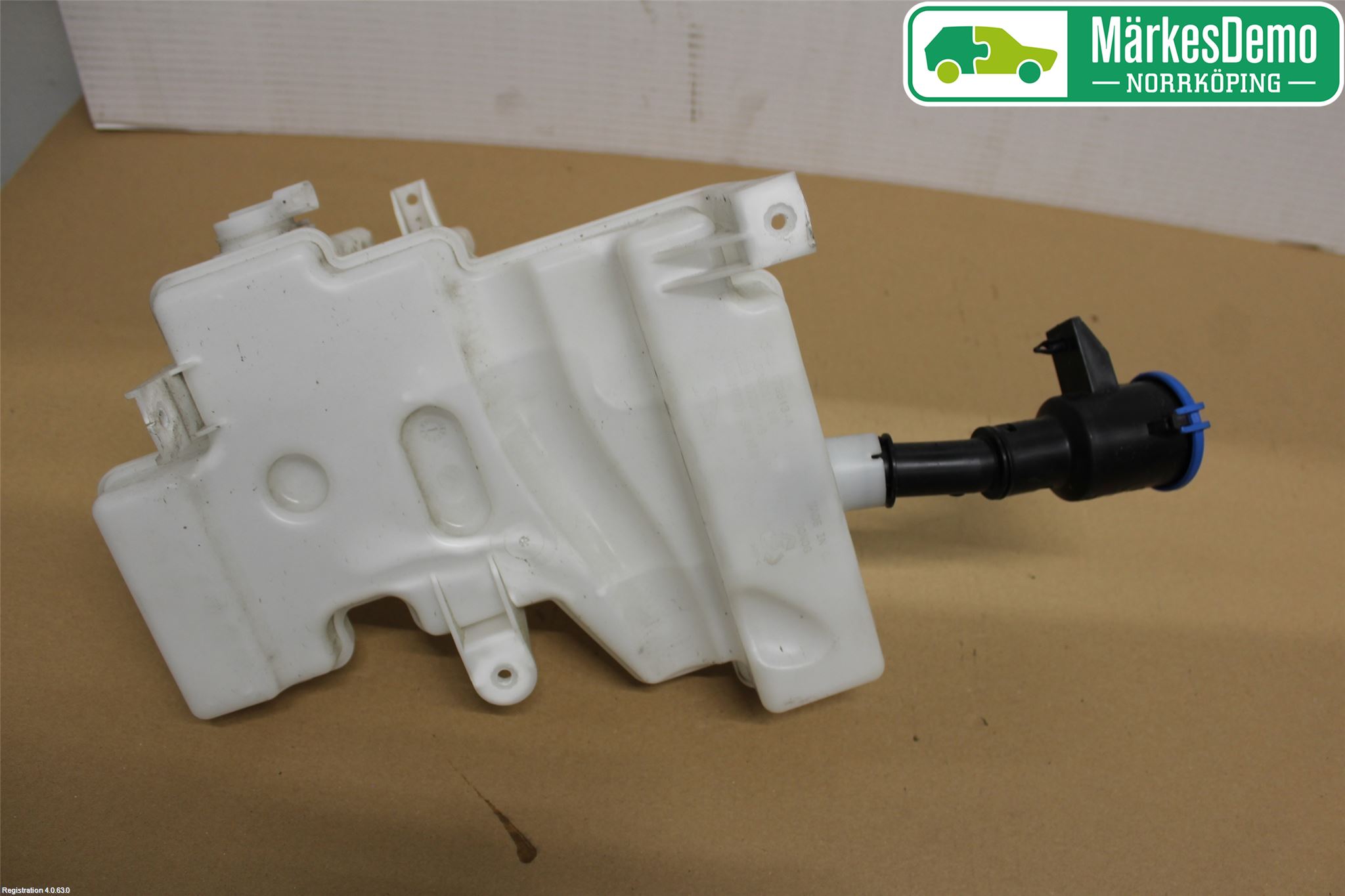 Jaguar I-PACE 18- Spolartank Vindruta-Strål