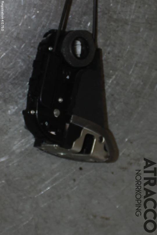 Toyota YARIS XP90 06-11 Låskista-Dörrlås