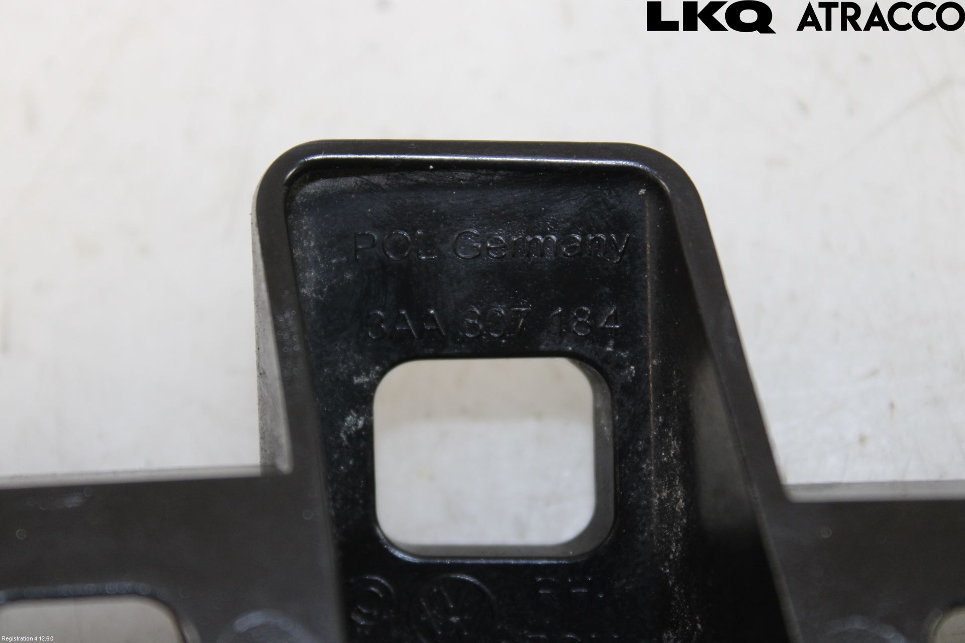 Volkswagen VW PASSAT 11-14 Stötfångarfäste Fram Hö