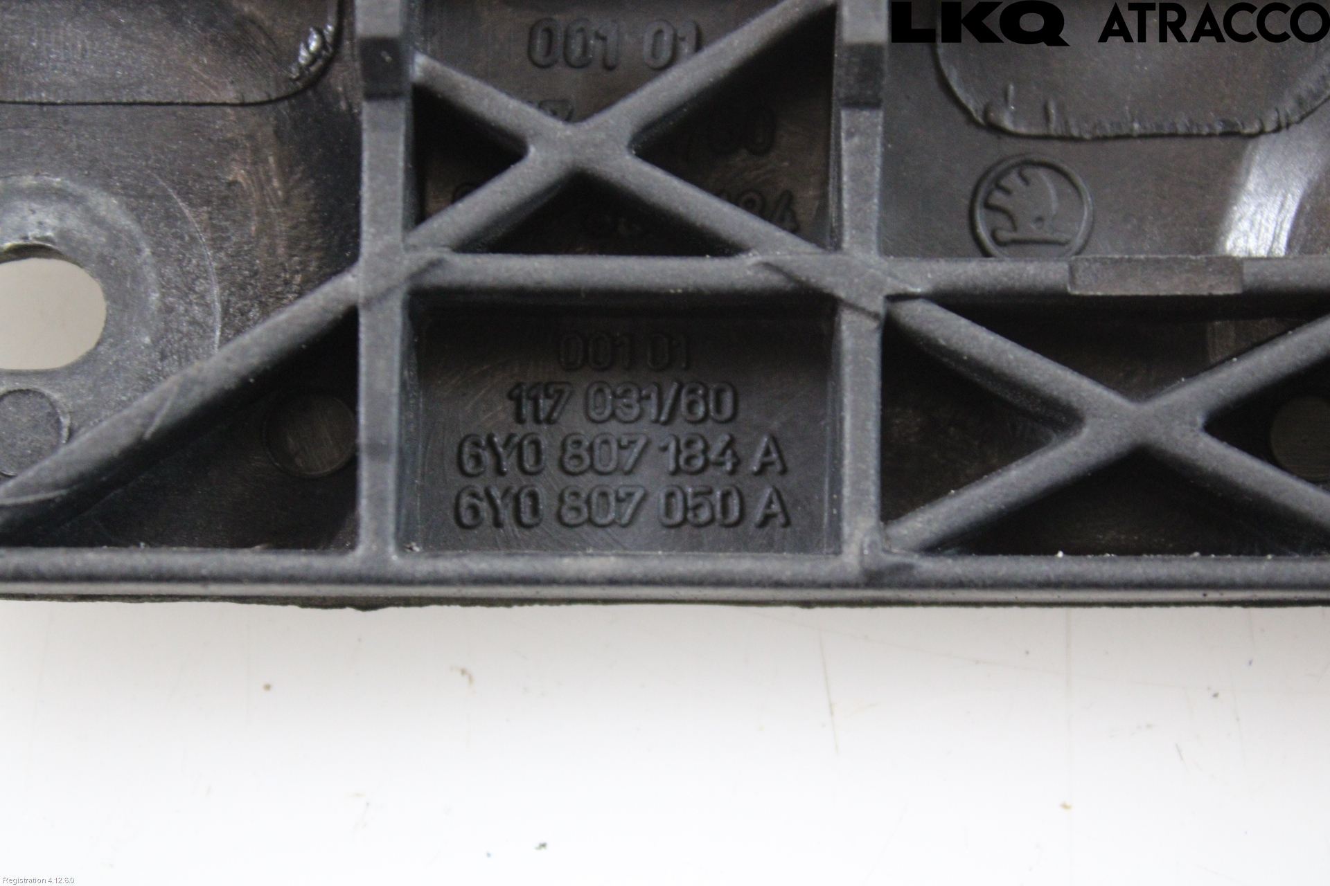 Skoda FABIA 99-07 Stötfångarfäste Fram Hö