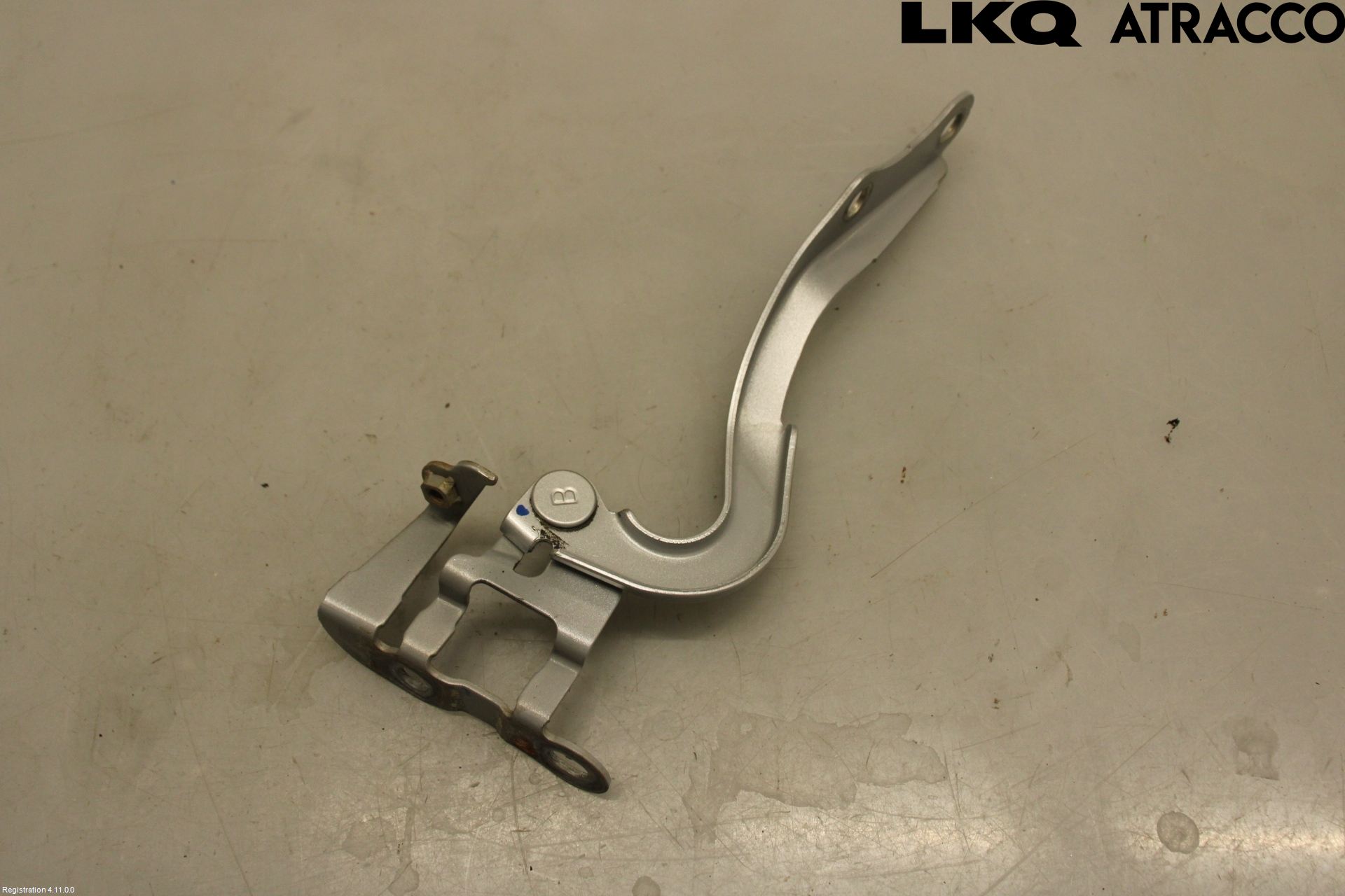 Toyota YARIS XP90 06-11 Huvgångjärn