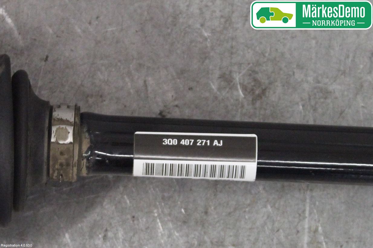 Volkswagen VW PASSAT 15-19 Drivaxel Fram Vänster