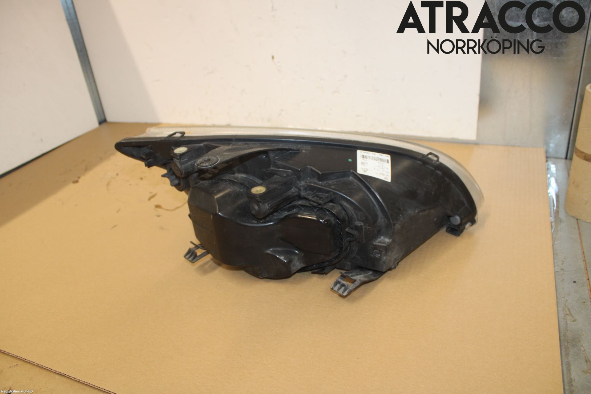 Ford FOCUS     04-07 Strålkastare Vänster