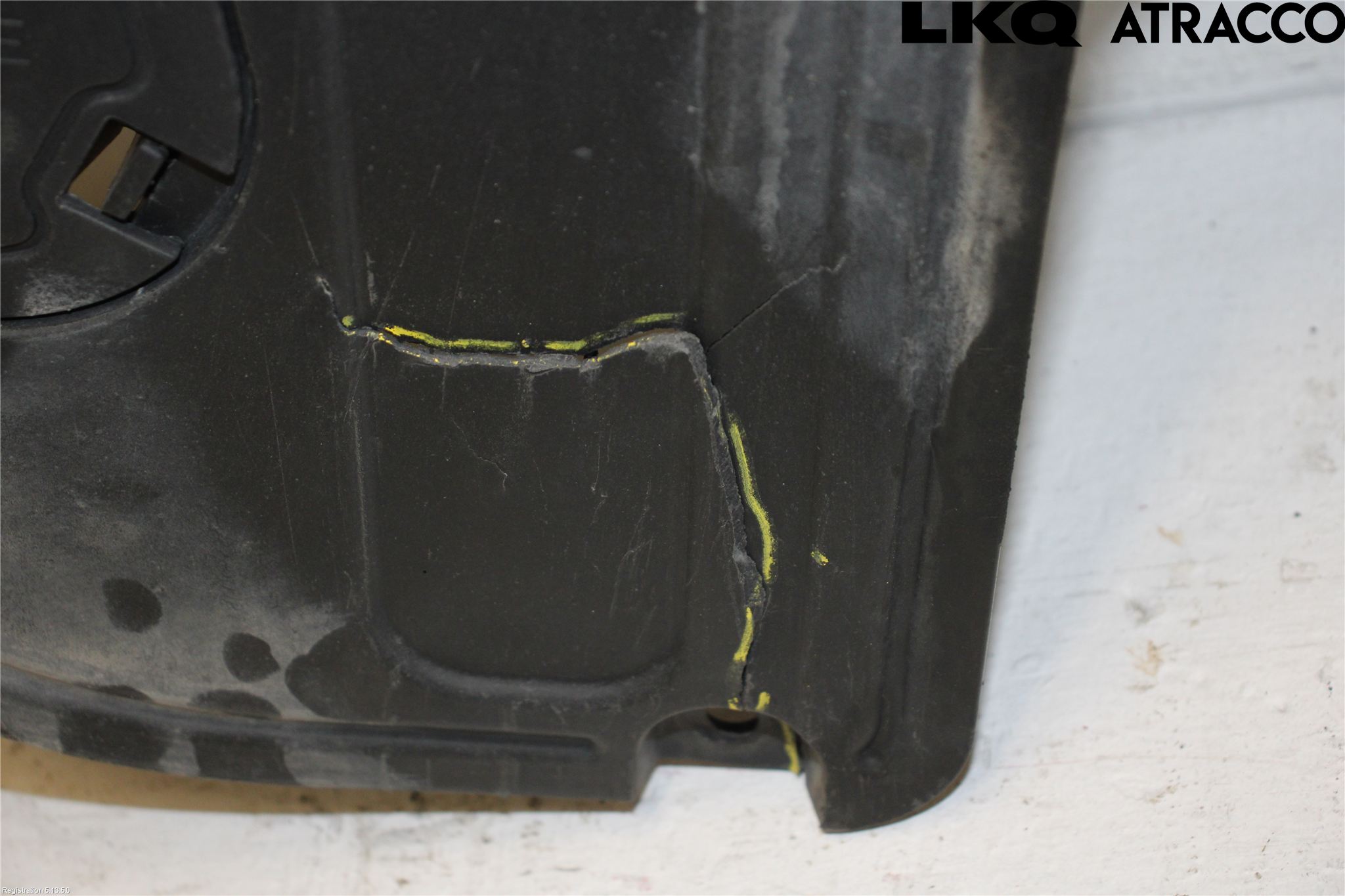 Kia CARENS III 13-19 Hasplåt Plåt-Plast