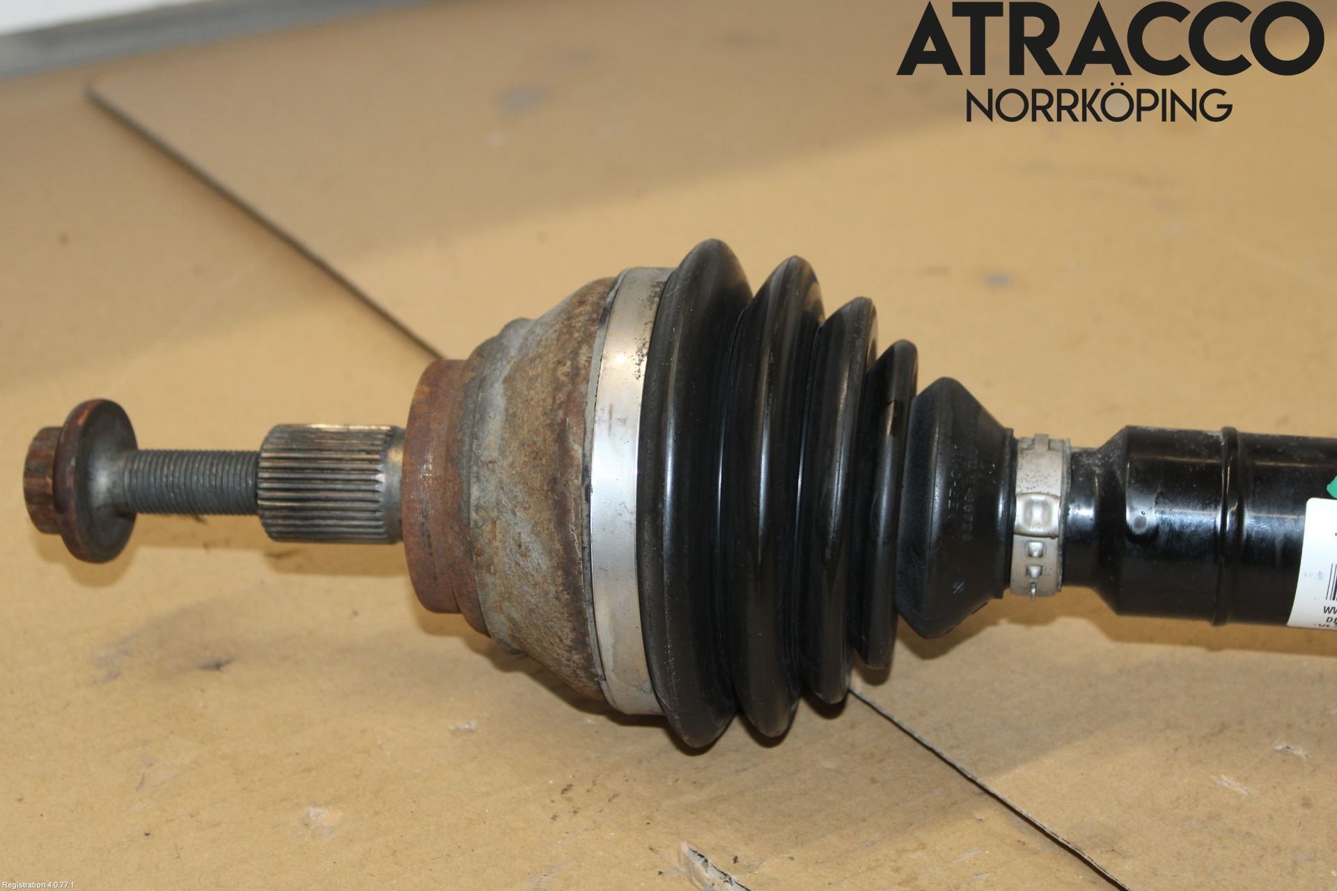 Volkswagen VW PASSAT 11-14 Drivaxel Fram Höger