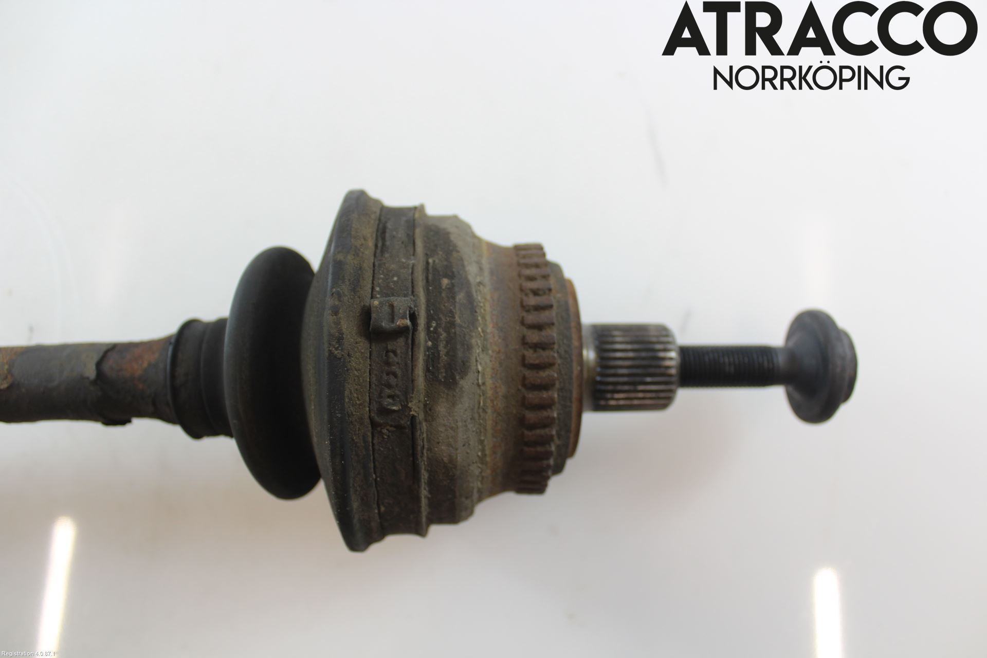 Audi A4/S4 99B-00 Drivaxel Fram Vänster