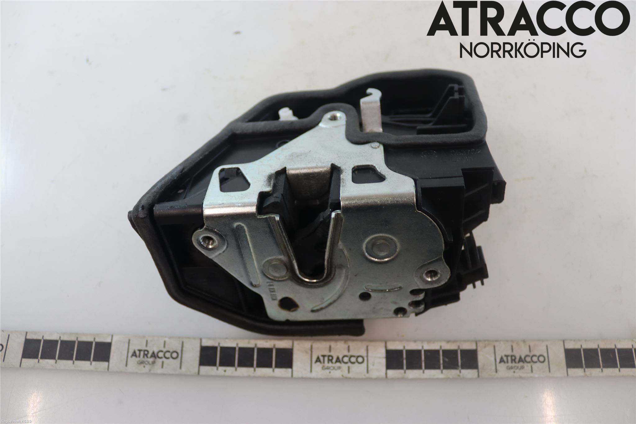 BMW 1 F20/F21 11-19 Låskista-Dörrlås