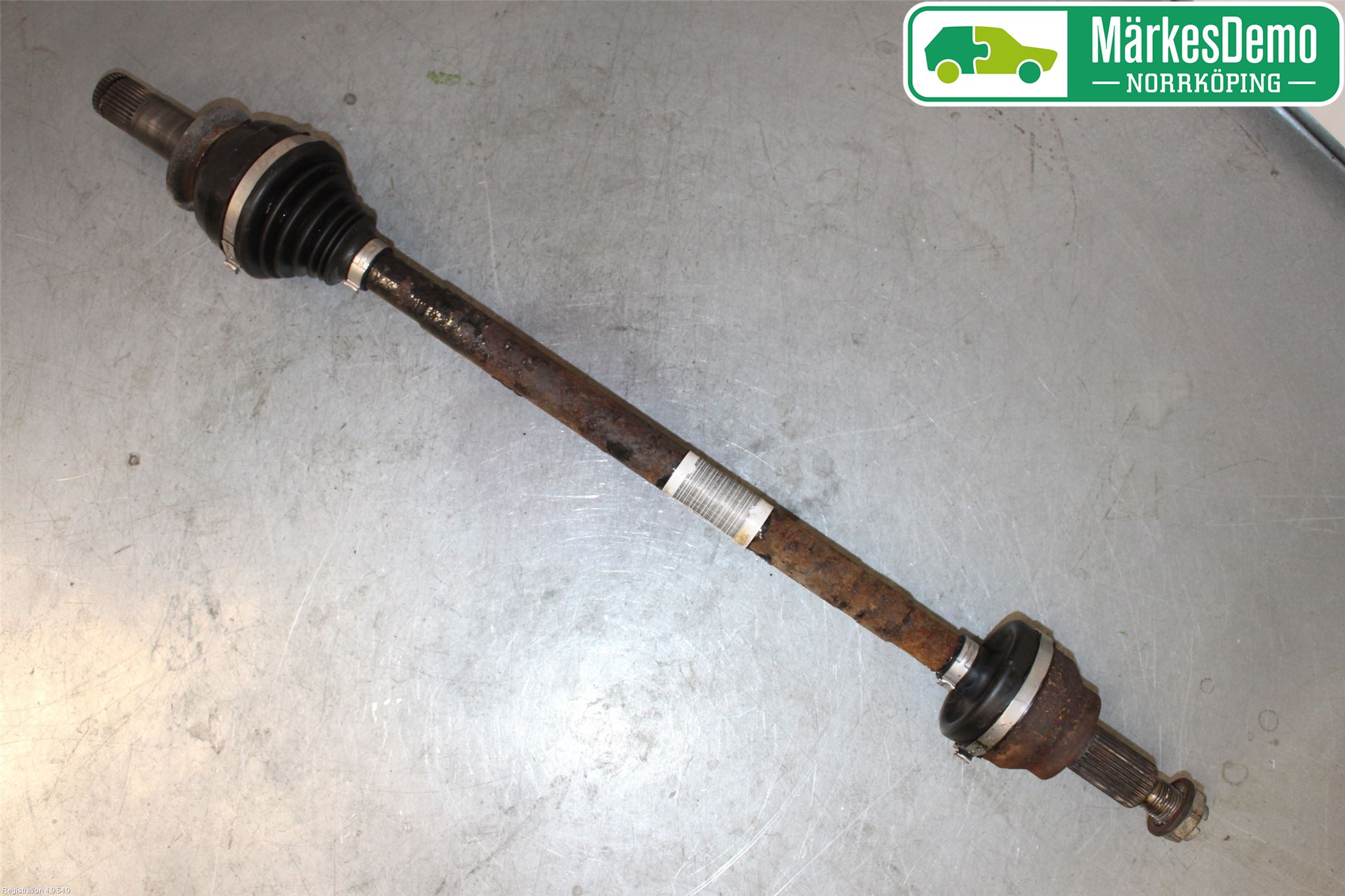 Jaguar XE (X760) 15-24 Drivaxel Bak Höger