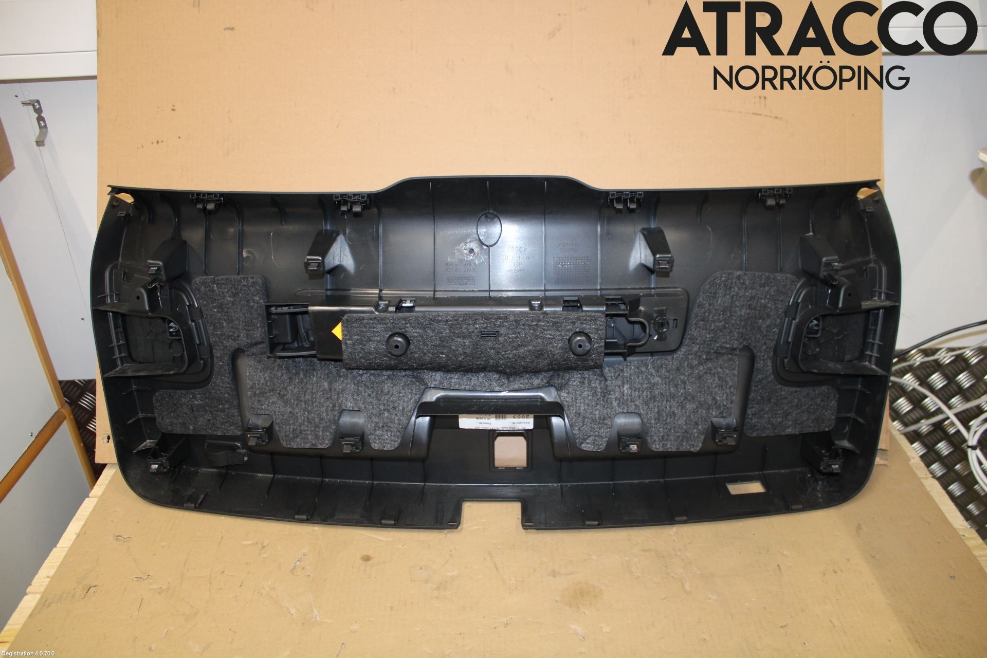 Audi A6 ALLROAD 12-18 Inredning Bakluckeklädsel