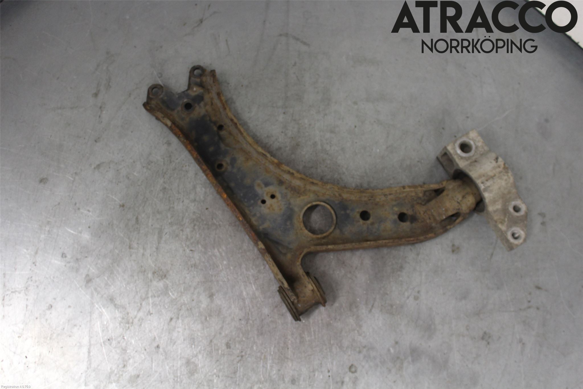 Volkswagen VW GOLF V 04-09 Bärarm Fram Undre Vä