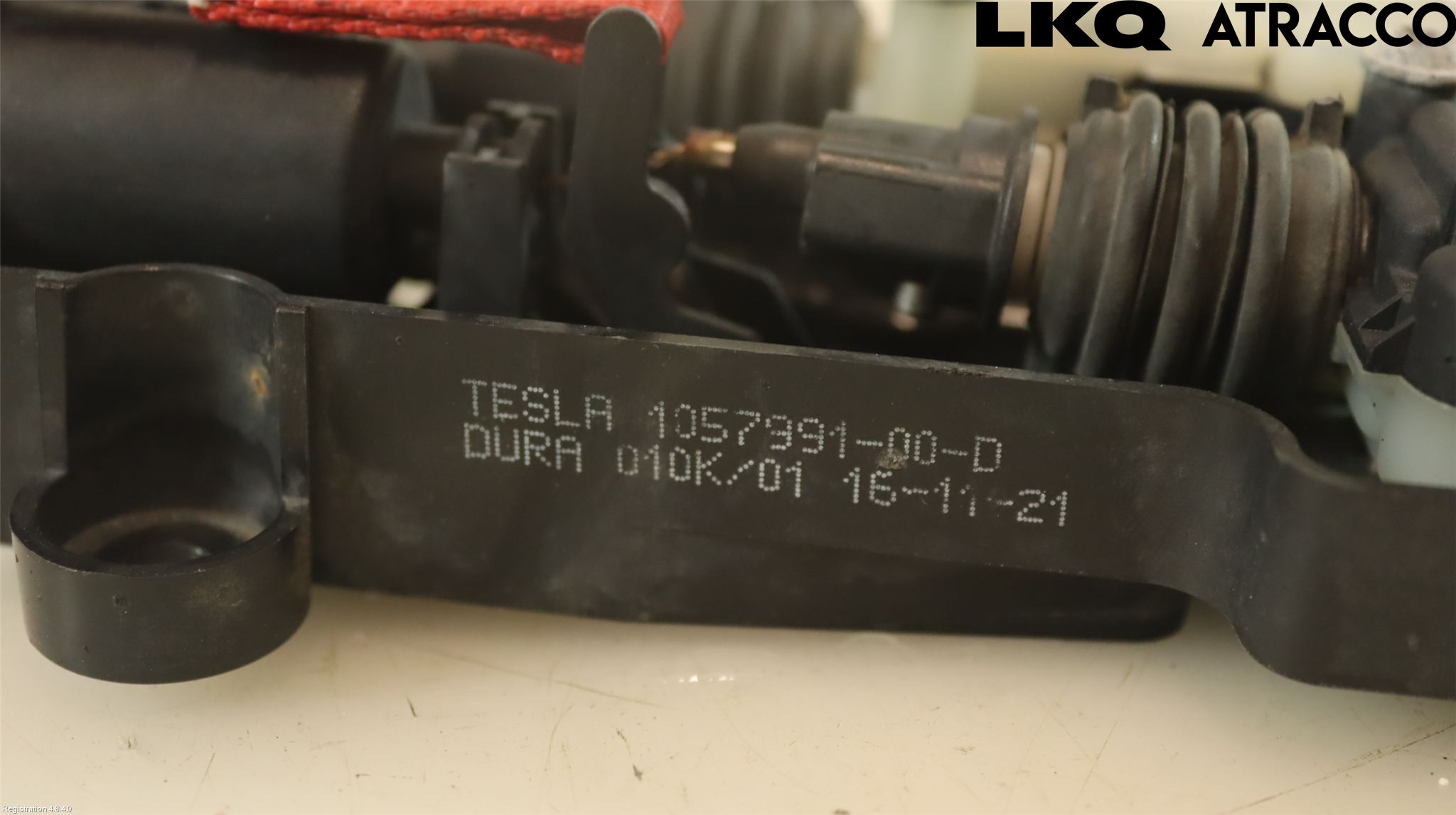 Tesla MODEL X 16- Huvlås Wire-Spak