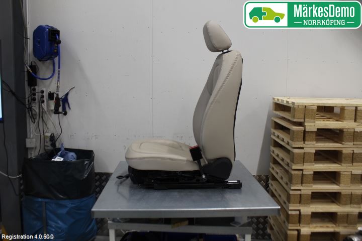BMW 2 F45 Active Tourer 14-21 Inredning Stol Fram Hö