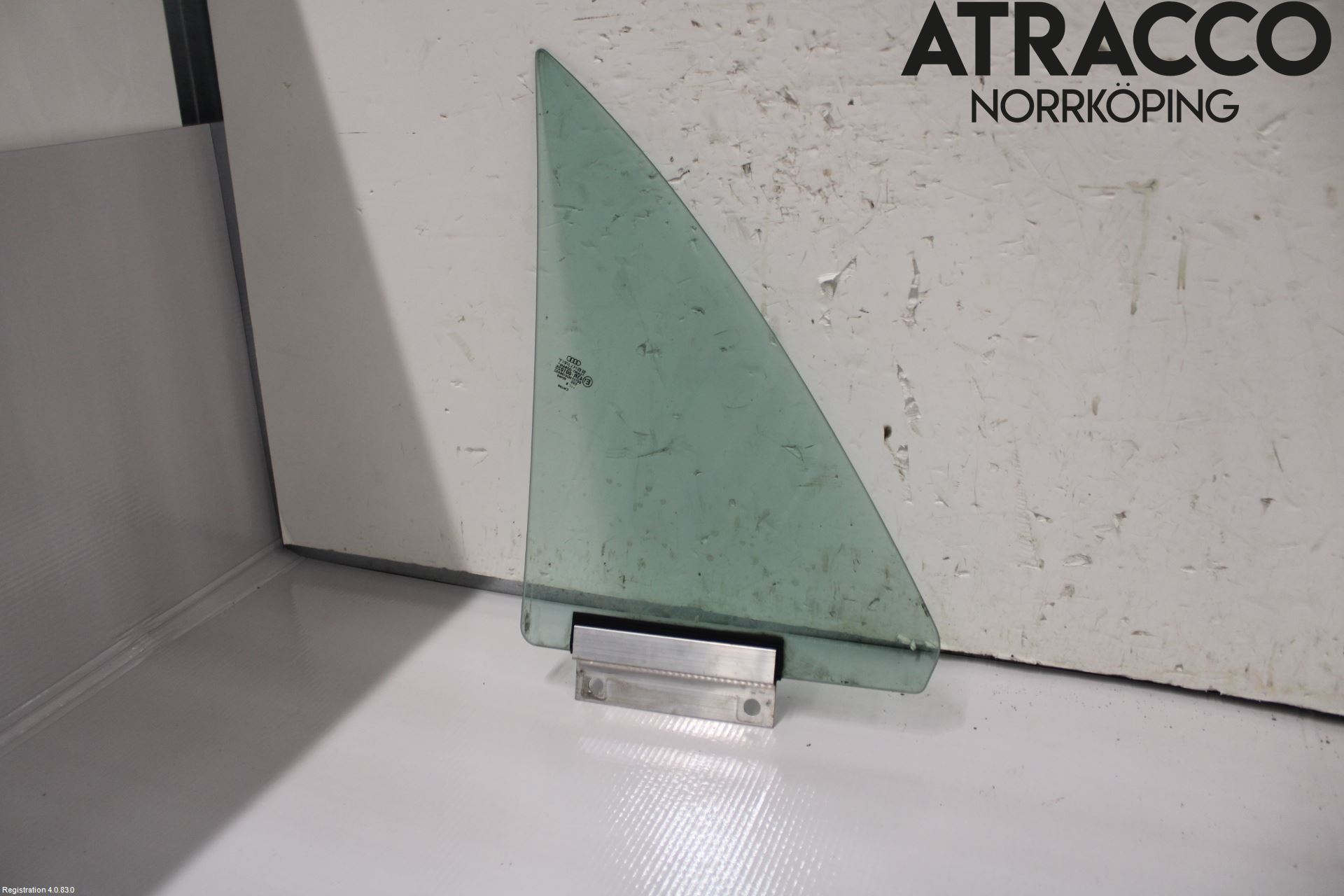 Audi TT 99-06 Dörruta Fram Lilla Vä