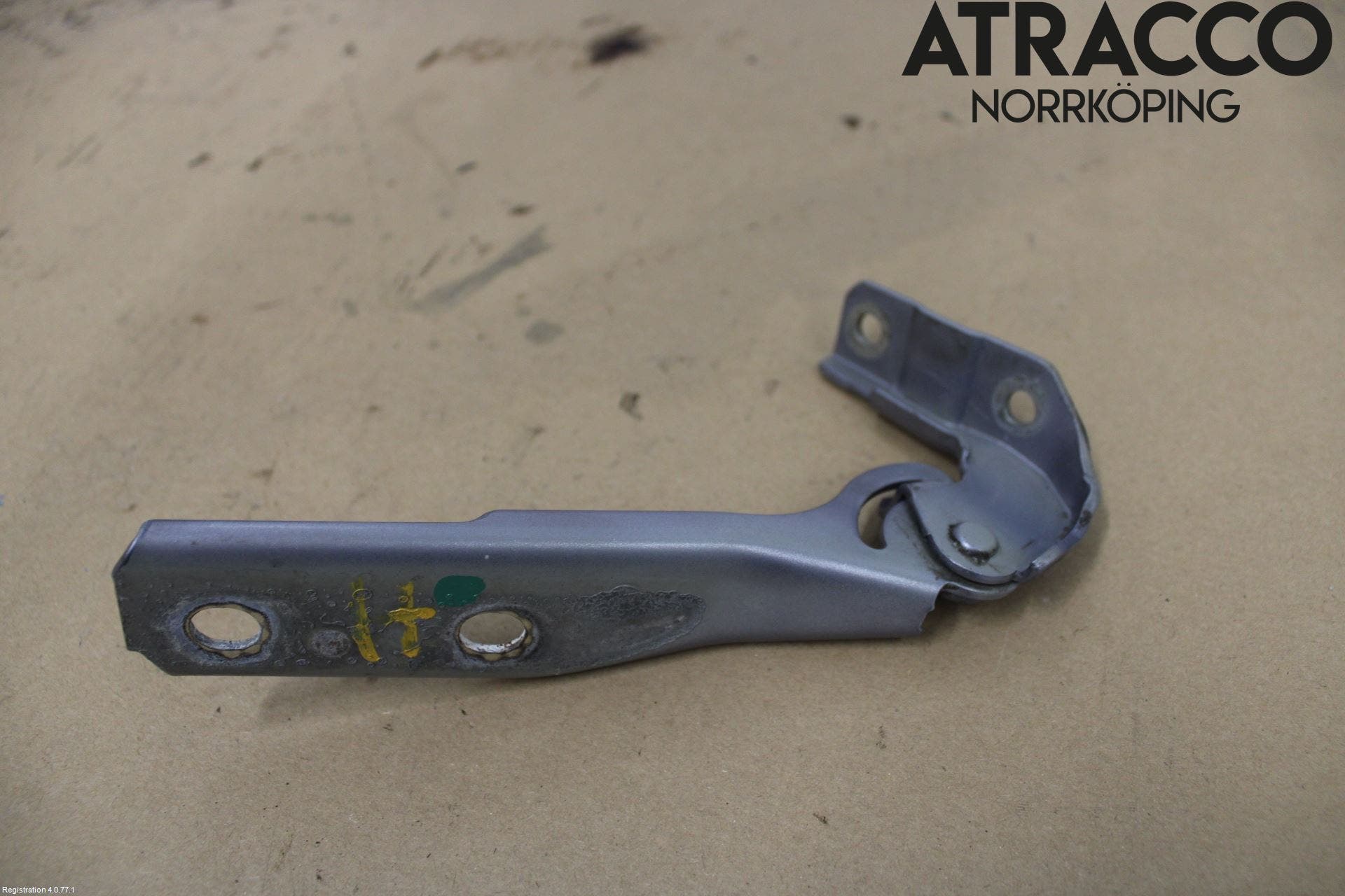 Audi A3/S3 05-13 Huvgångjärn