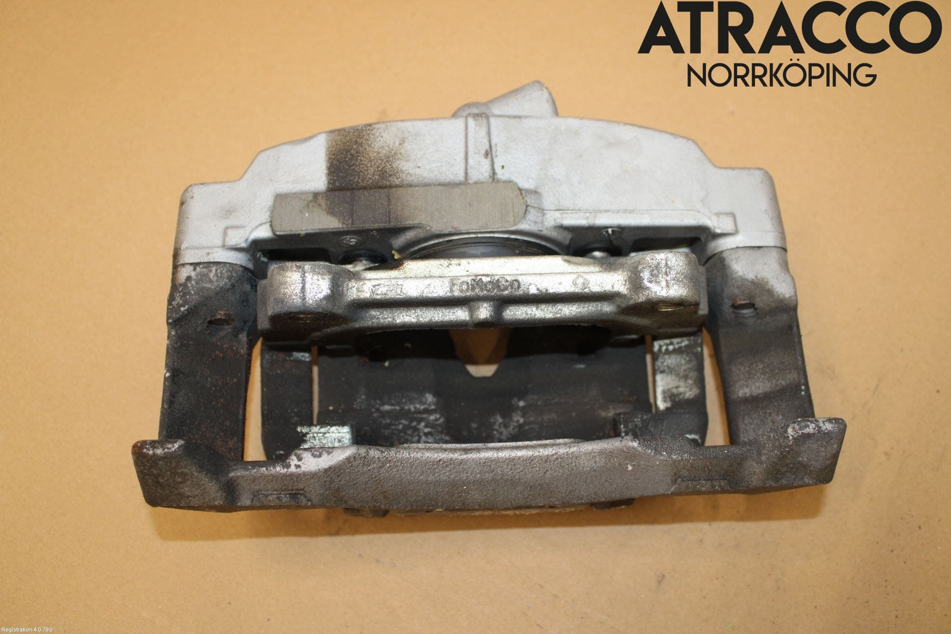 Volvo XC70 14-16 Bromsok Fram Höger