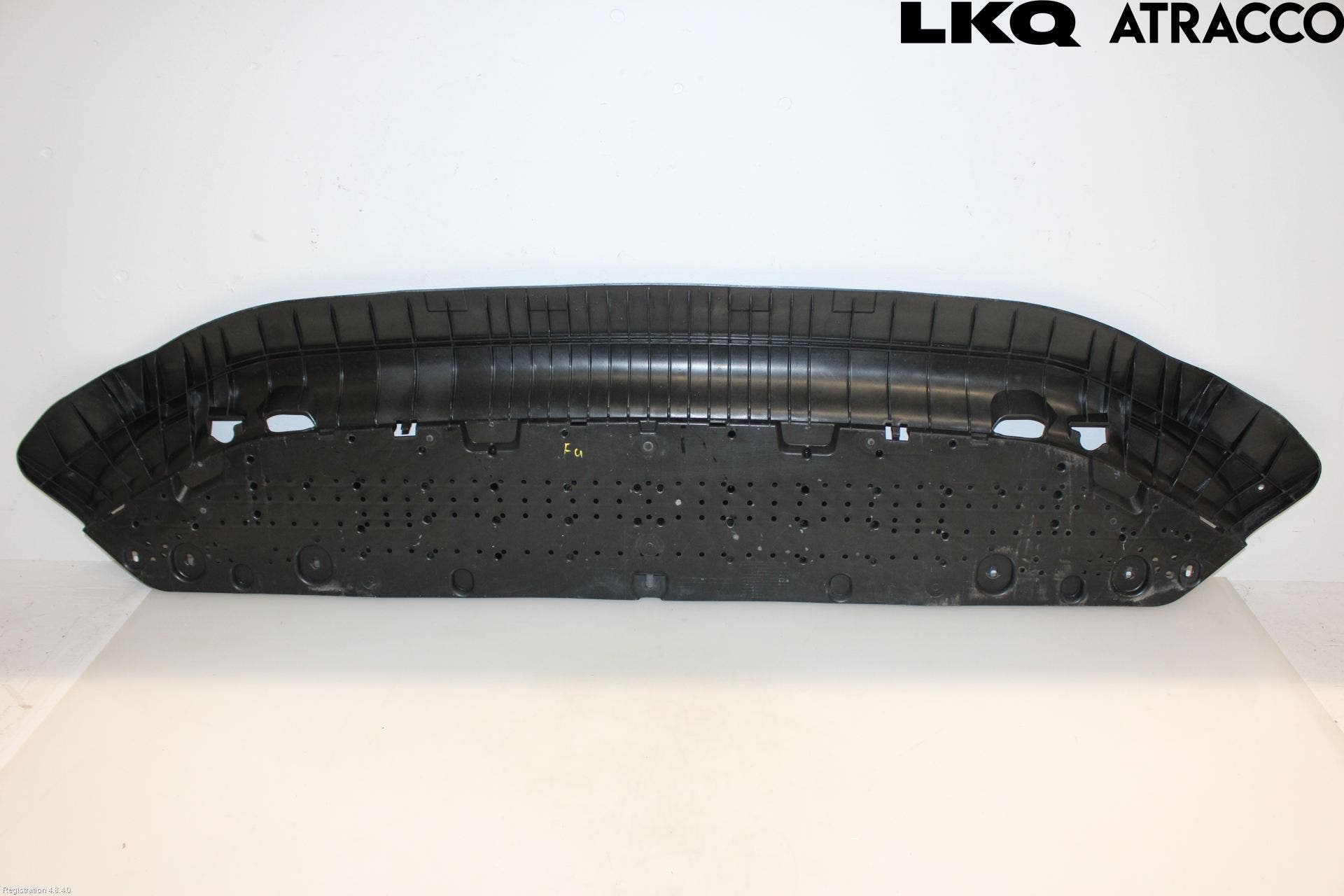 Audi A4/S4 B9 20- Hasplåt Plåt-Plast