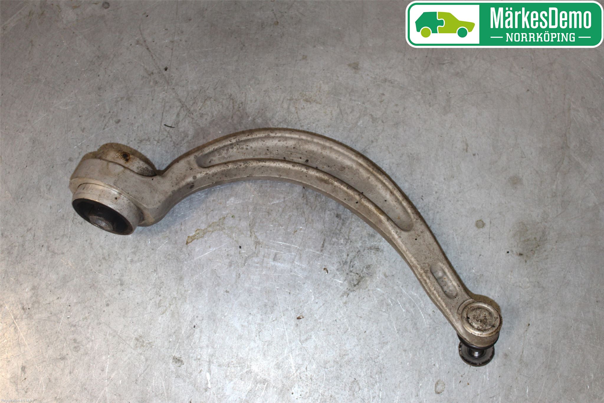 Audi A4/S4 B9 16-19 Bärarm Fram Undre Hö