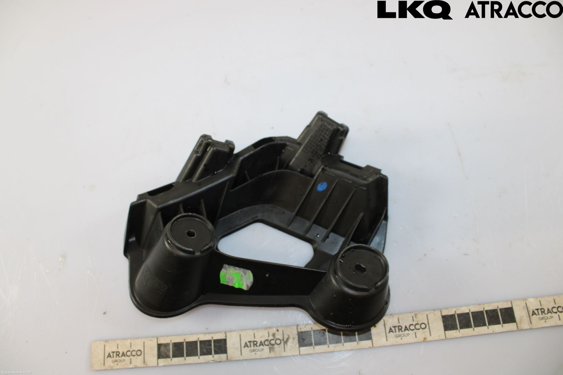 Skoda SCALA 19- Stötfångarfäste Bak Vä