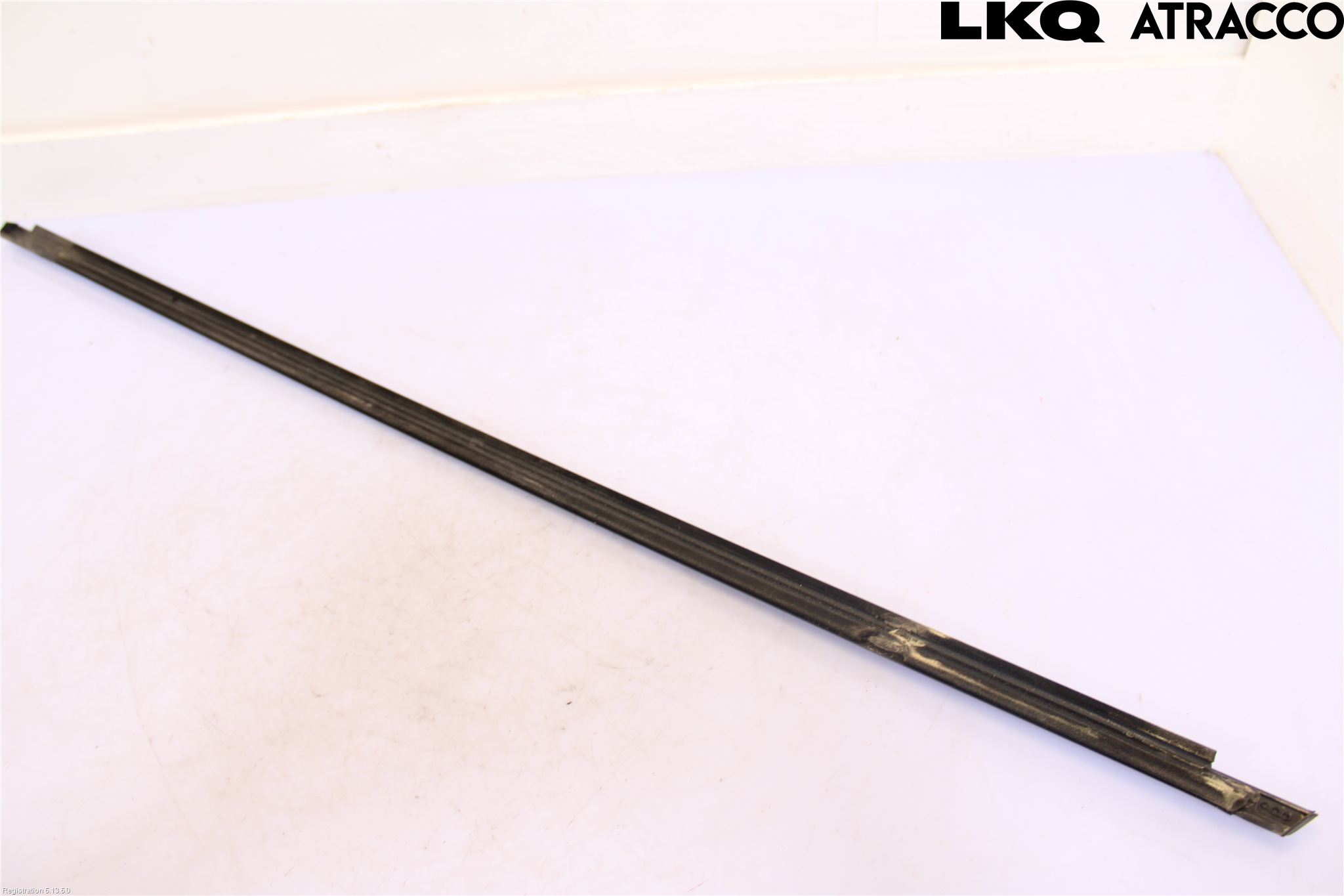 Volkswagen VW TIGUAN 16-24 Dörr Dekorlist Fram Hö