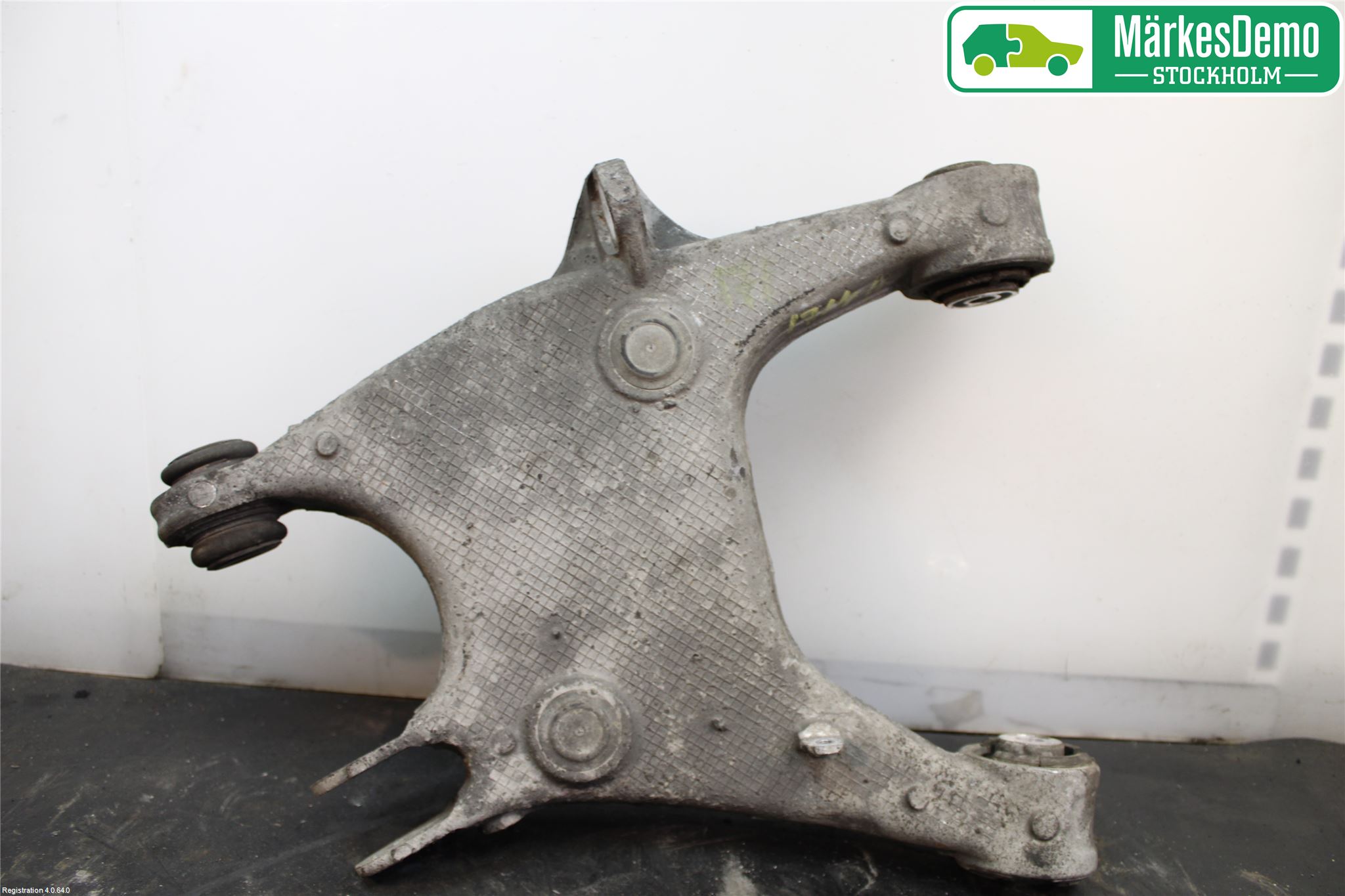 BMW 6 F12/F13 10-18 Bärarm Bak Höger