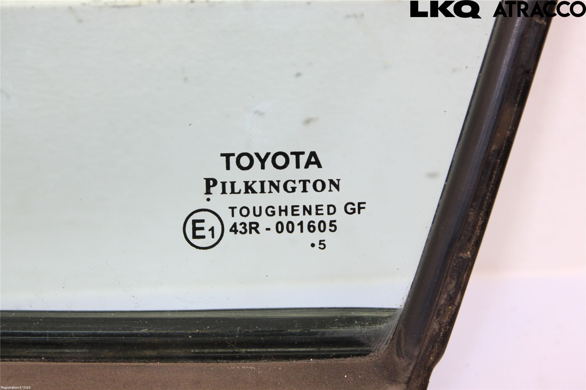 Toyota AVENSIS 16-18 Dörruta Fram Lilla Vä