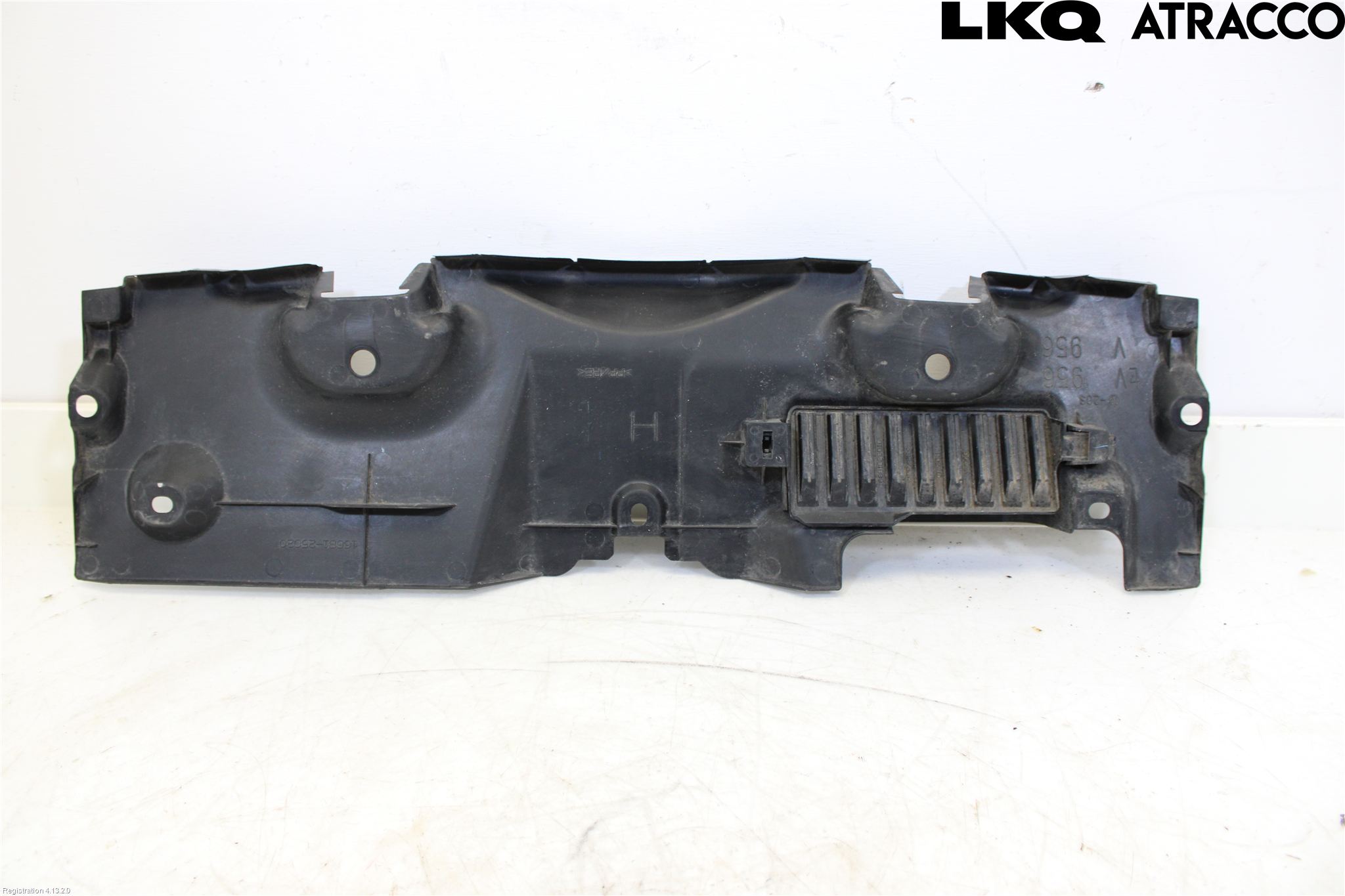 Toyota RAV4 19- Täckplast Front